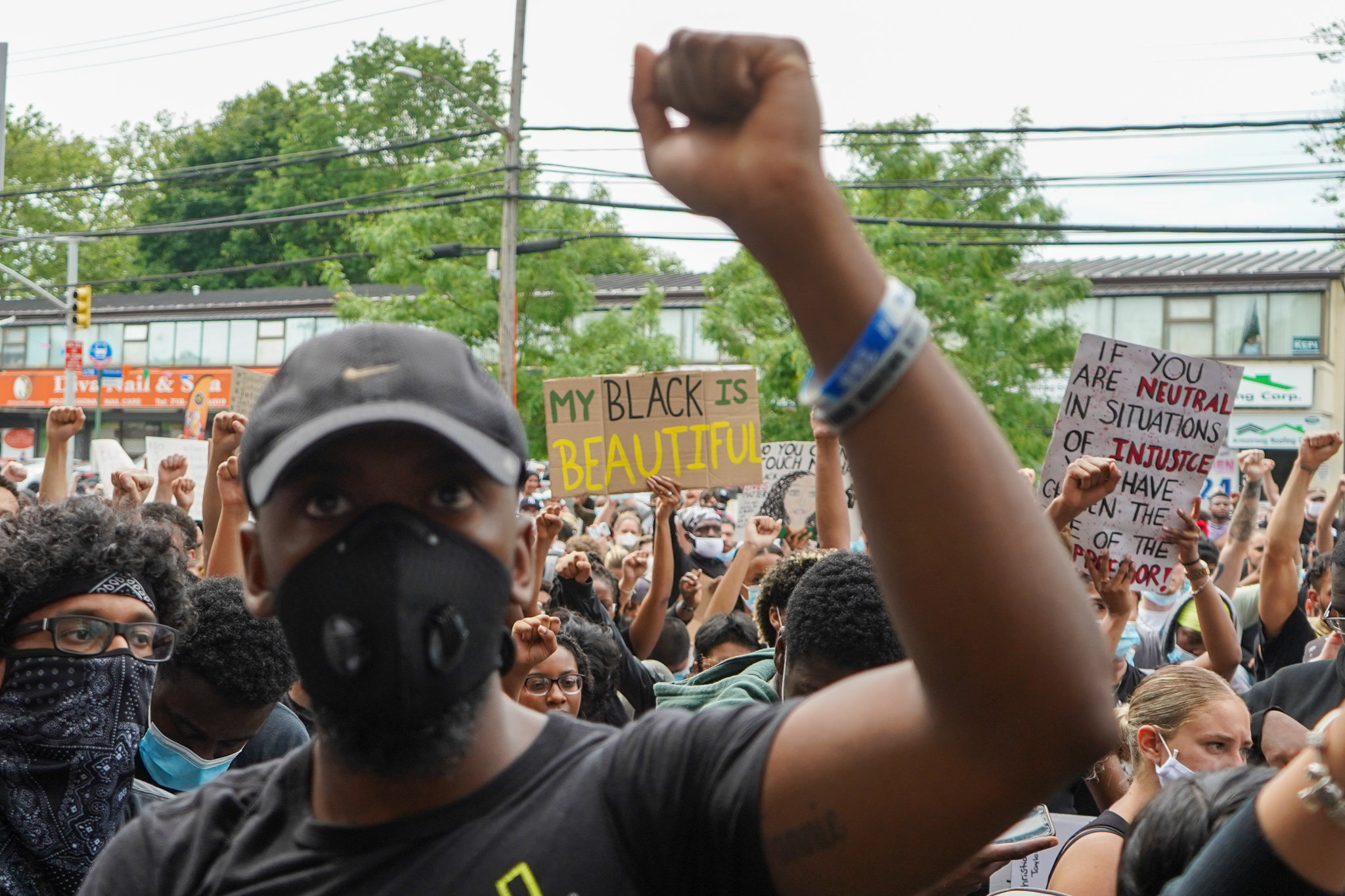 Protesters gather at the 122nd Precinct station house in New Dorp on Friday, June 5, 2020. (Staten Island Advance/Alexandra Salmieri)