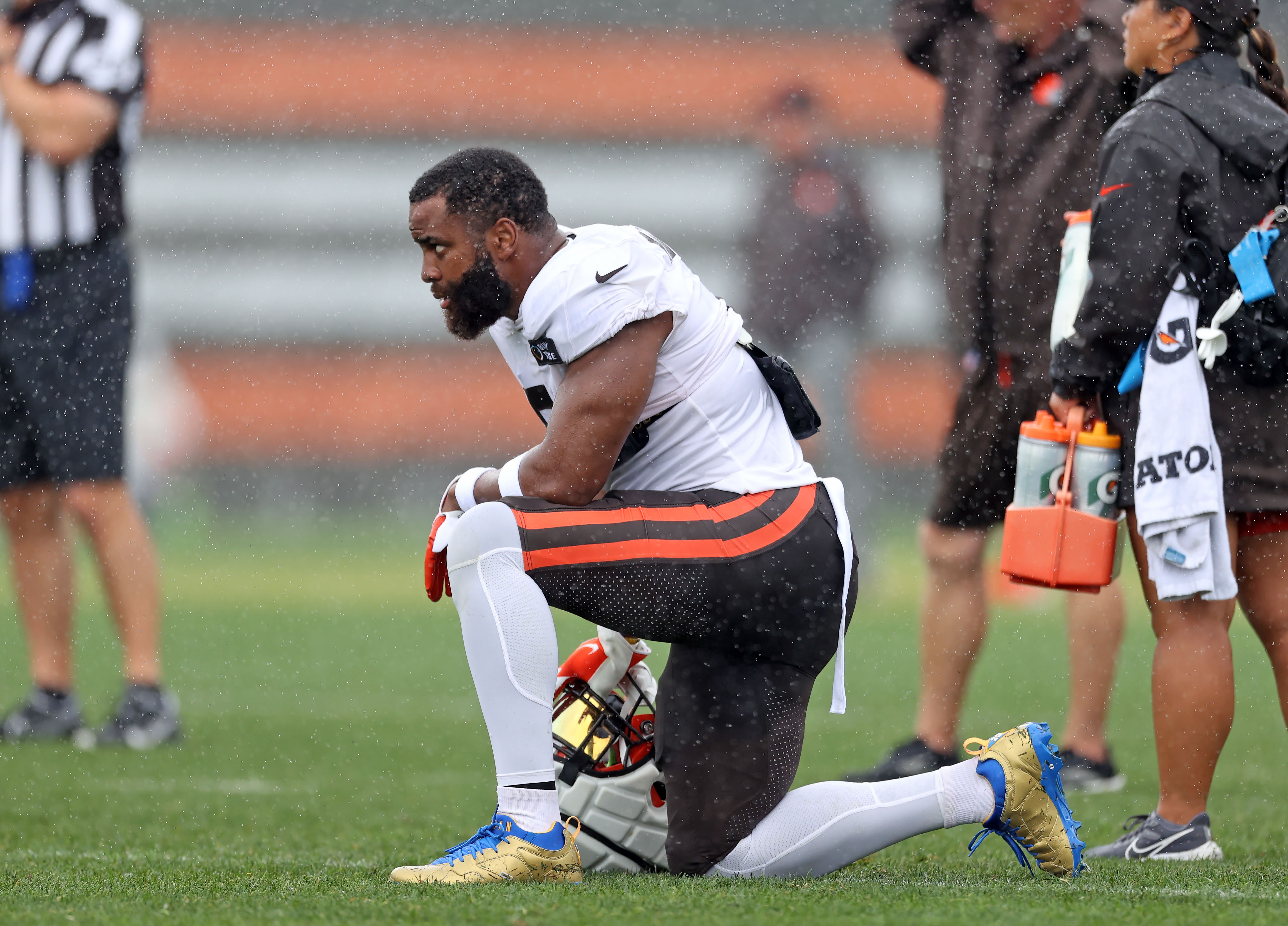 Browns Anthony Walker Jr. shares importance of education with Stay in the  Game! Network involvement