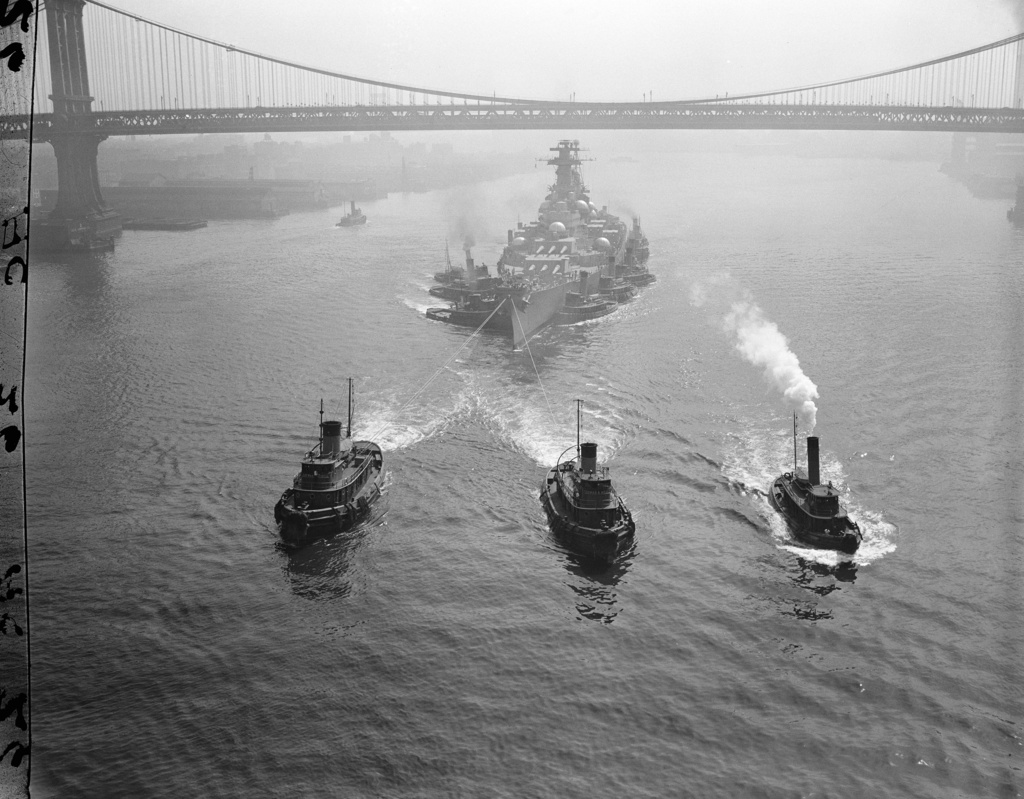 Battleship on the Delaware River: USS New Jersey traveling to ...