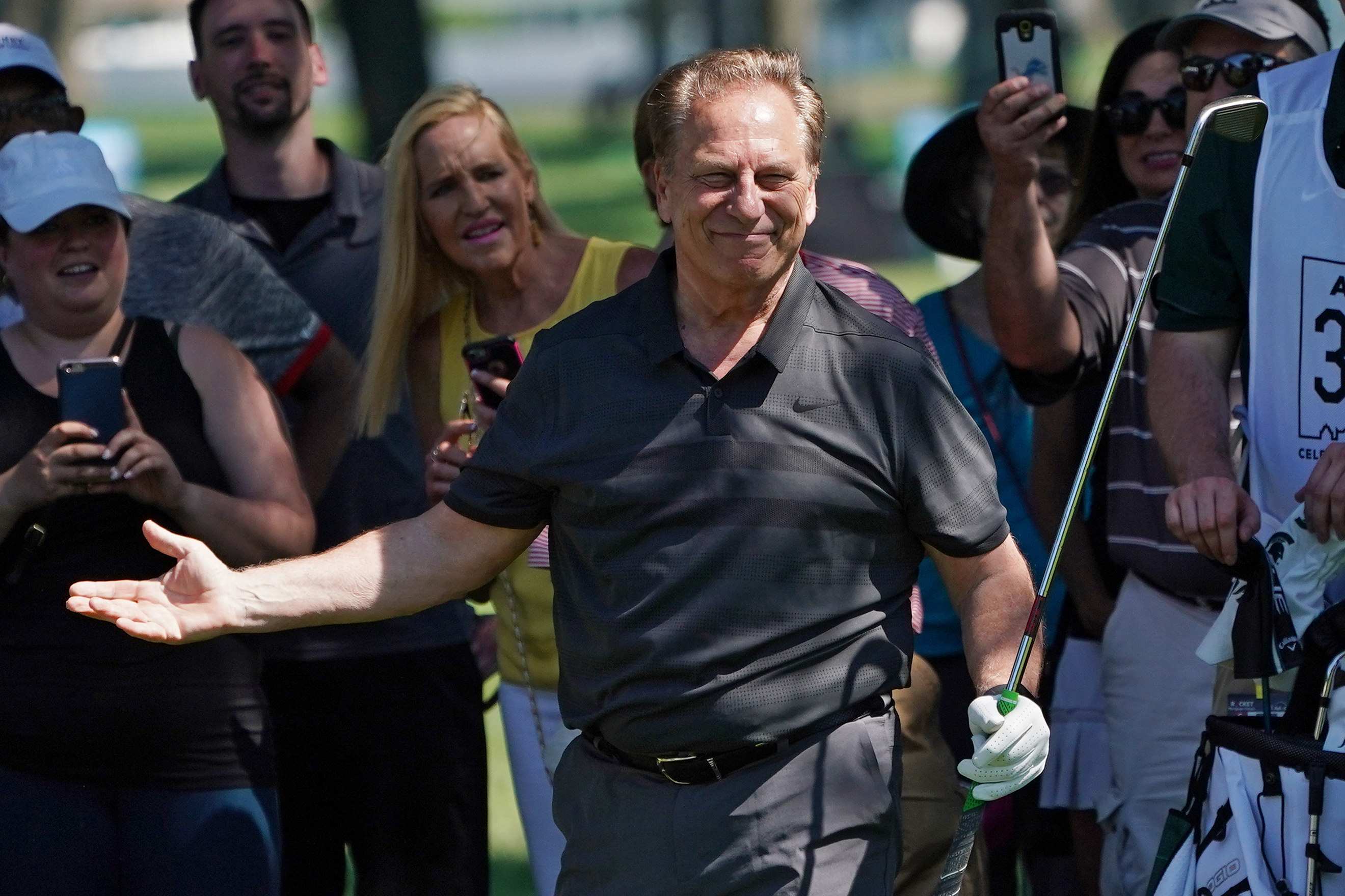 Larry Fitzgerald Takes the 5-Shot Golf Challenge for Charity