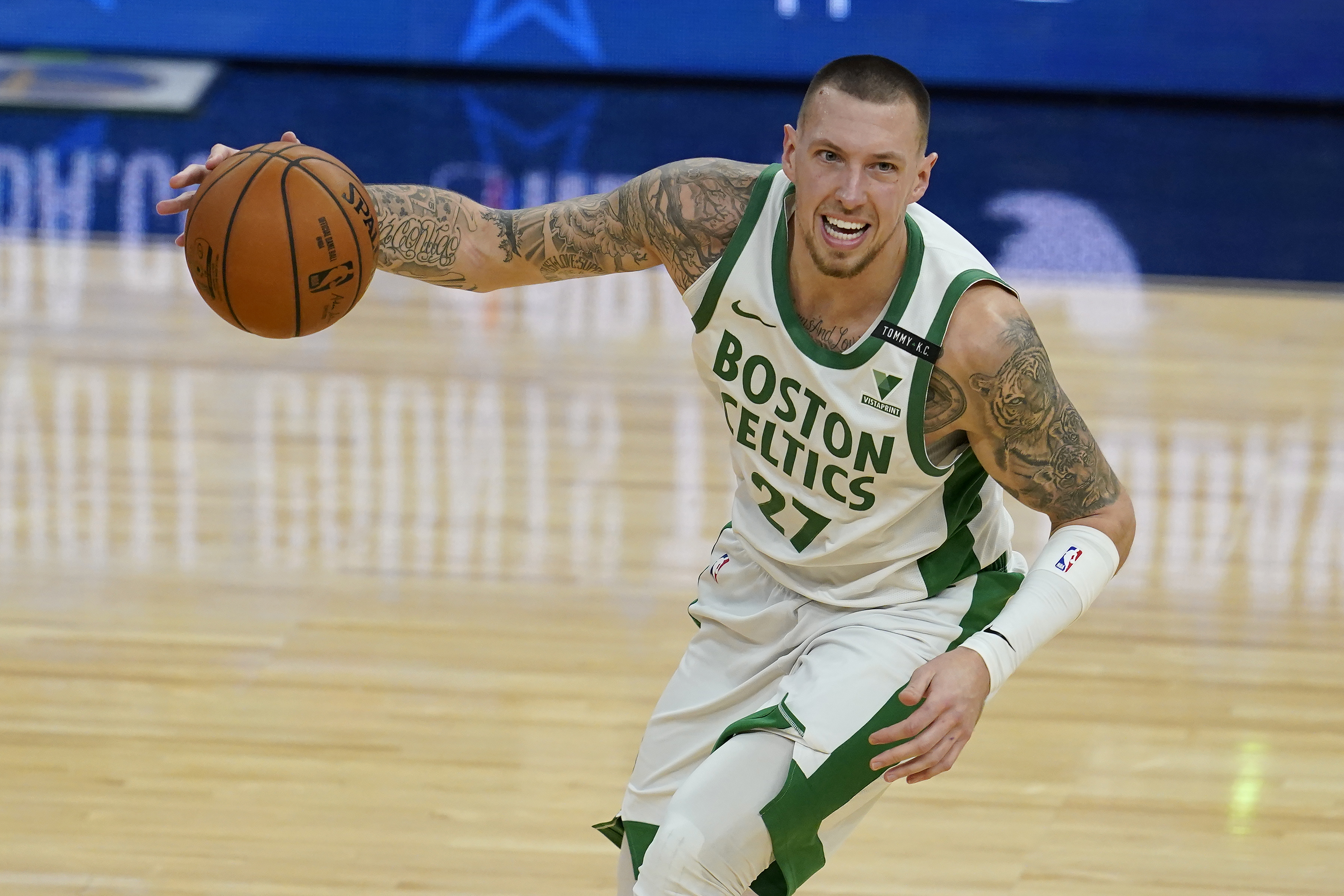 Luke Kornet trade: Celtics big man impresses in Boston debut, flashes some  shooting and defense 