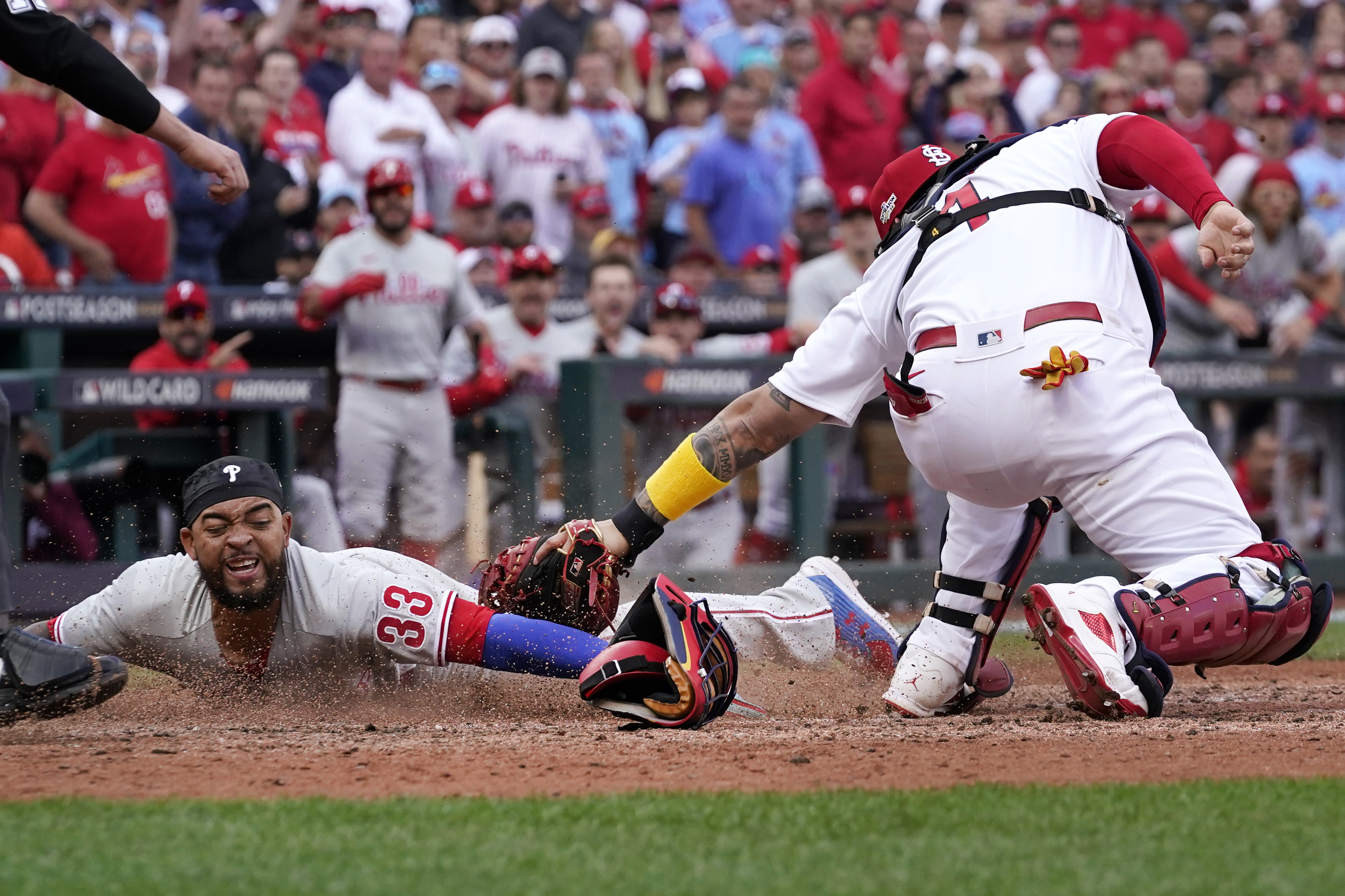 Nick Castellanos hits two-run home run, Phillies rally in 9th inning