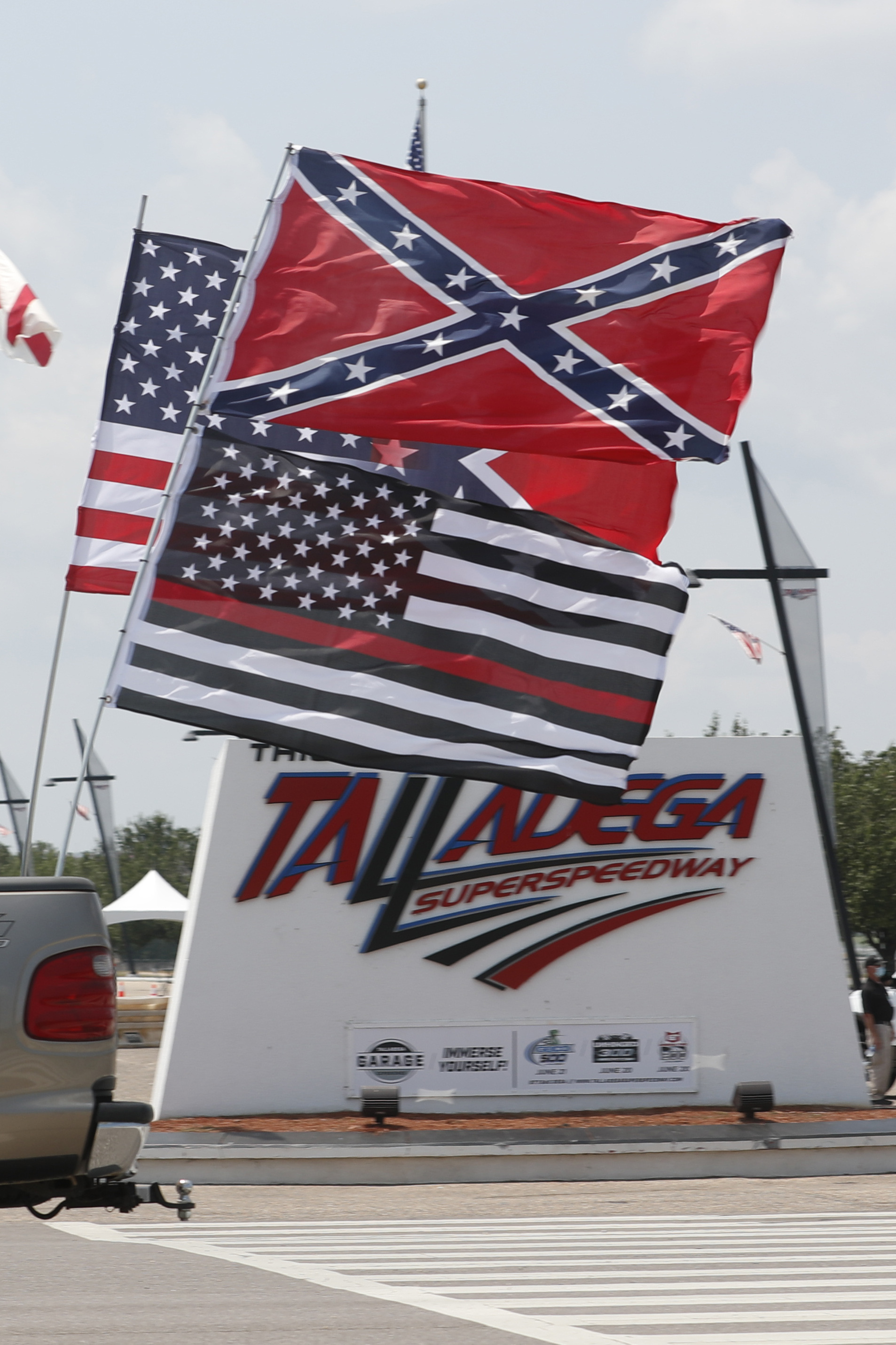 NASCAR nixes idea for General Lee car because of Confederate flag on roof