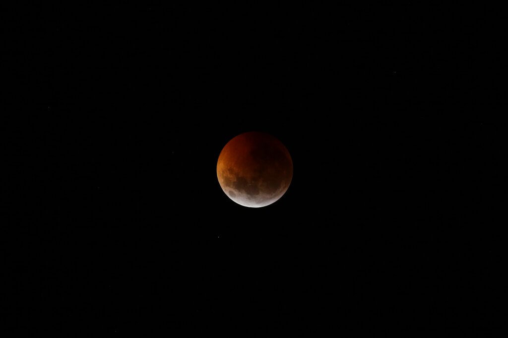 Friday's partial lunar eclipse lasted 3 hours and 28 minutes, the same  night the Pats beat the Falcons 