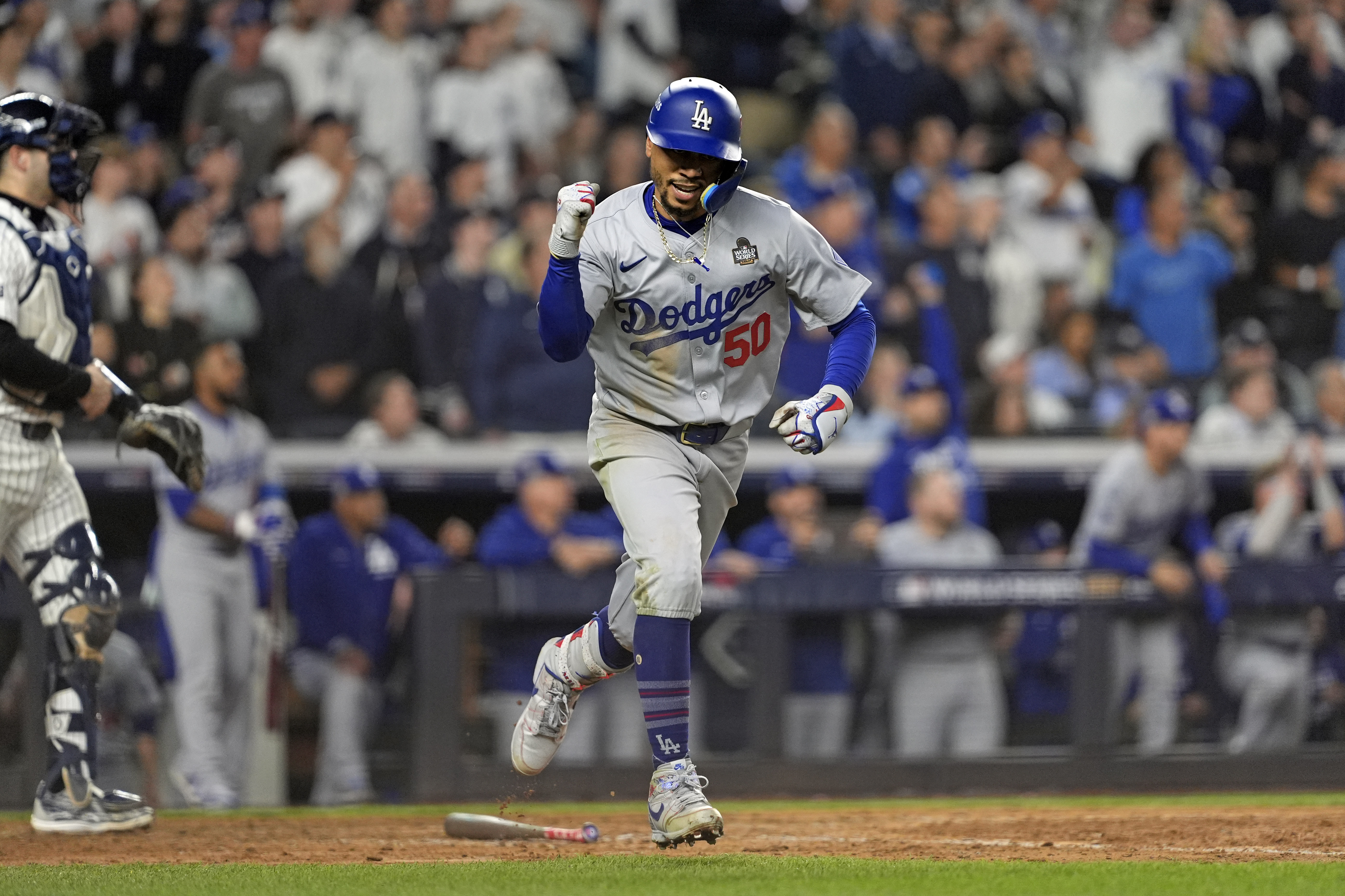 Mookie Betts drives in game-winning run for Dodgers, wins third