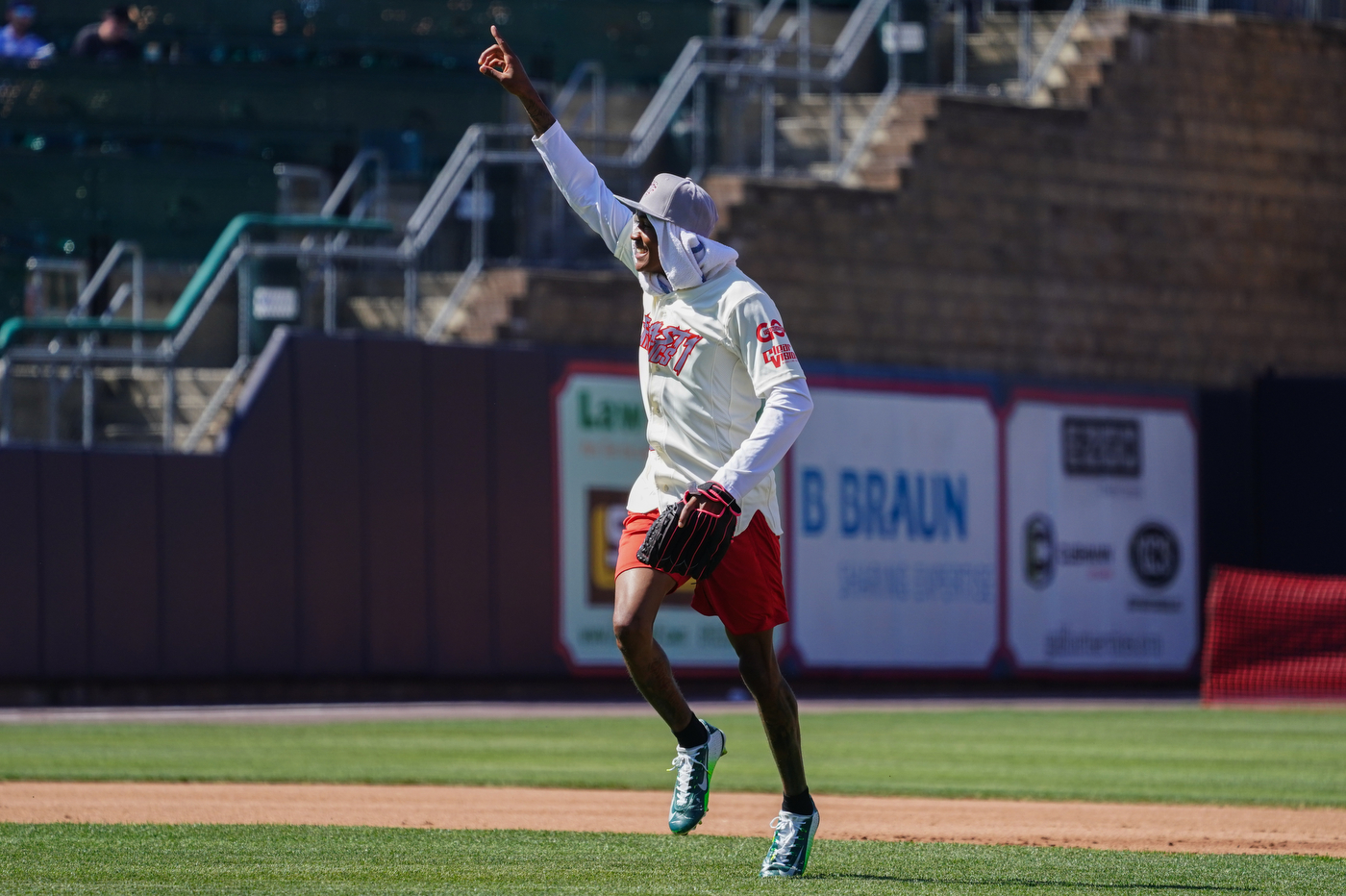 How Eagles' DeVonta Smith's softball game had a role in Terrell Edmunds  signing 