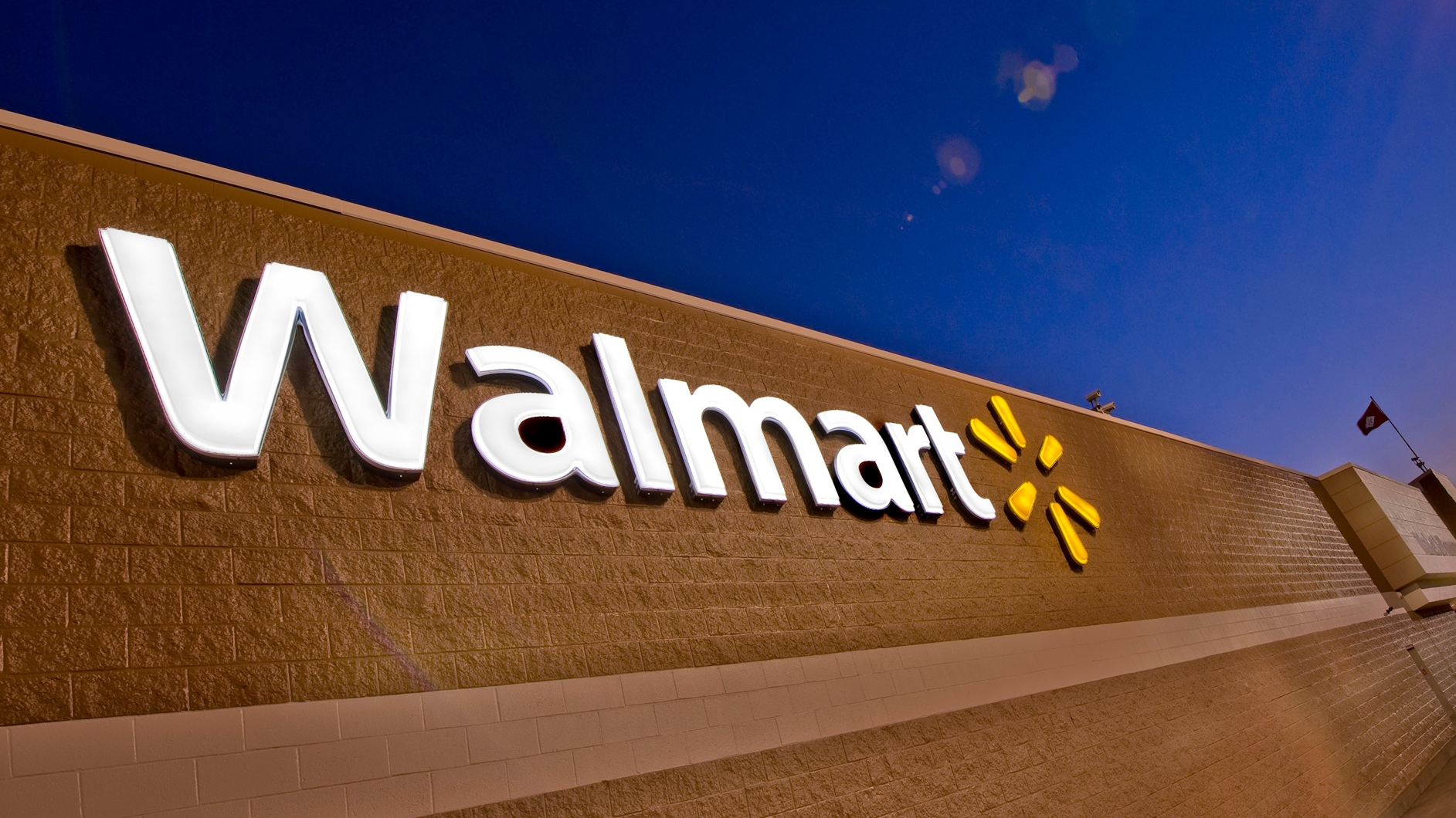 Wal-Mart will close half of its stores in a major US city due to heavy financial losses