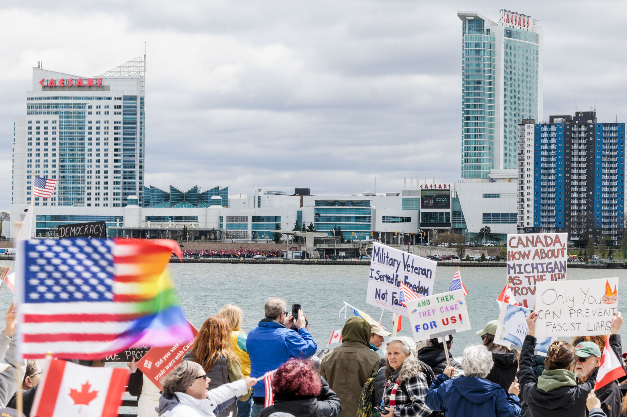Protesters support US - Canada relations, decry Trump administration at ...