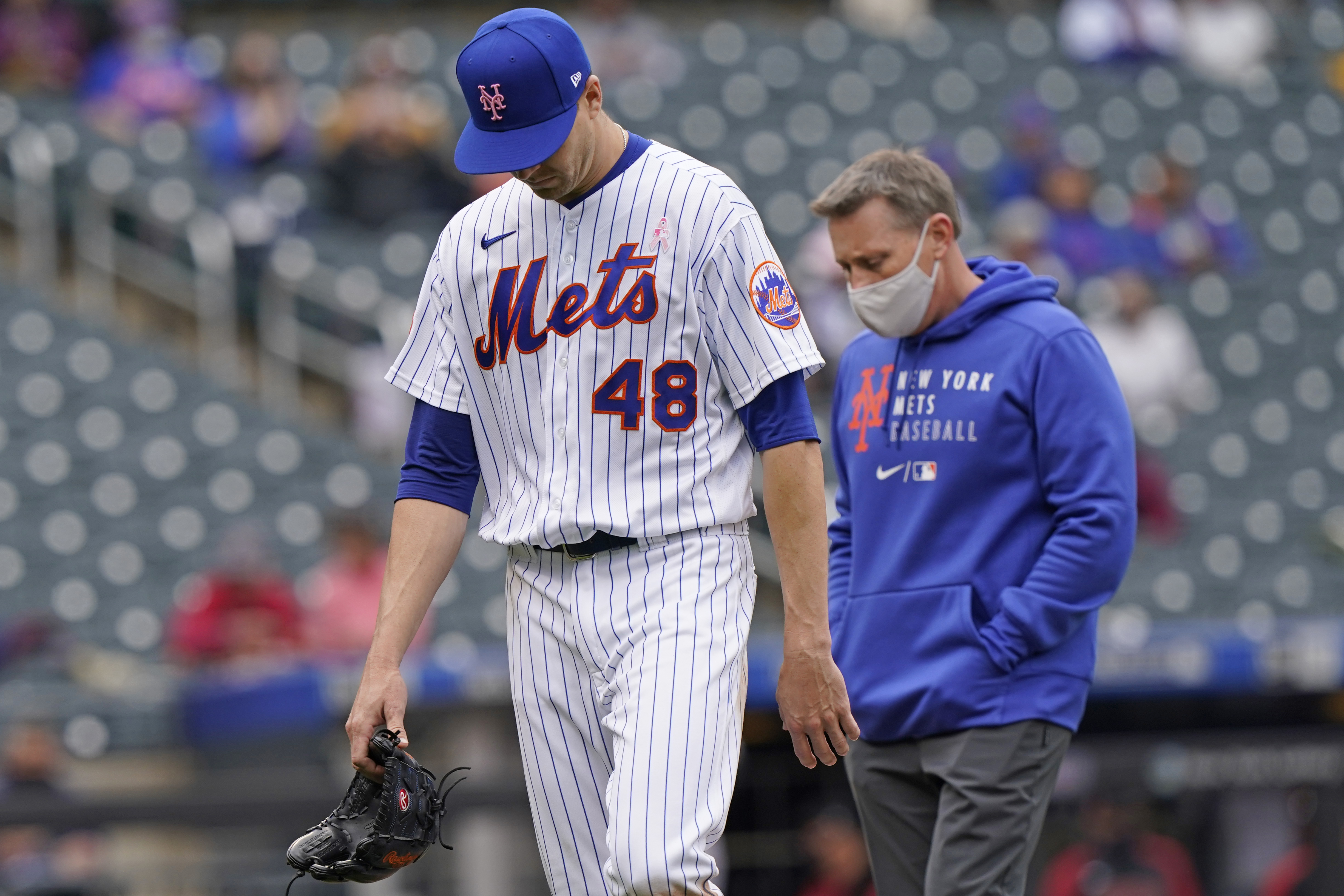 New York Mets' Jacob deGrom scratched with right lat inflammation