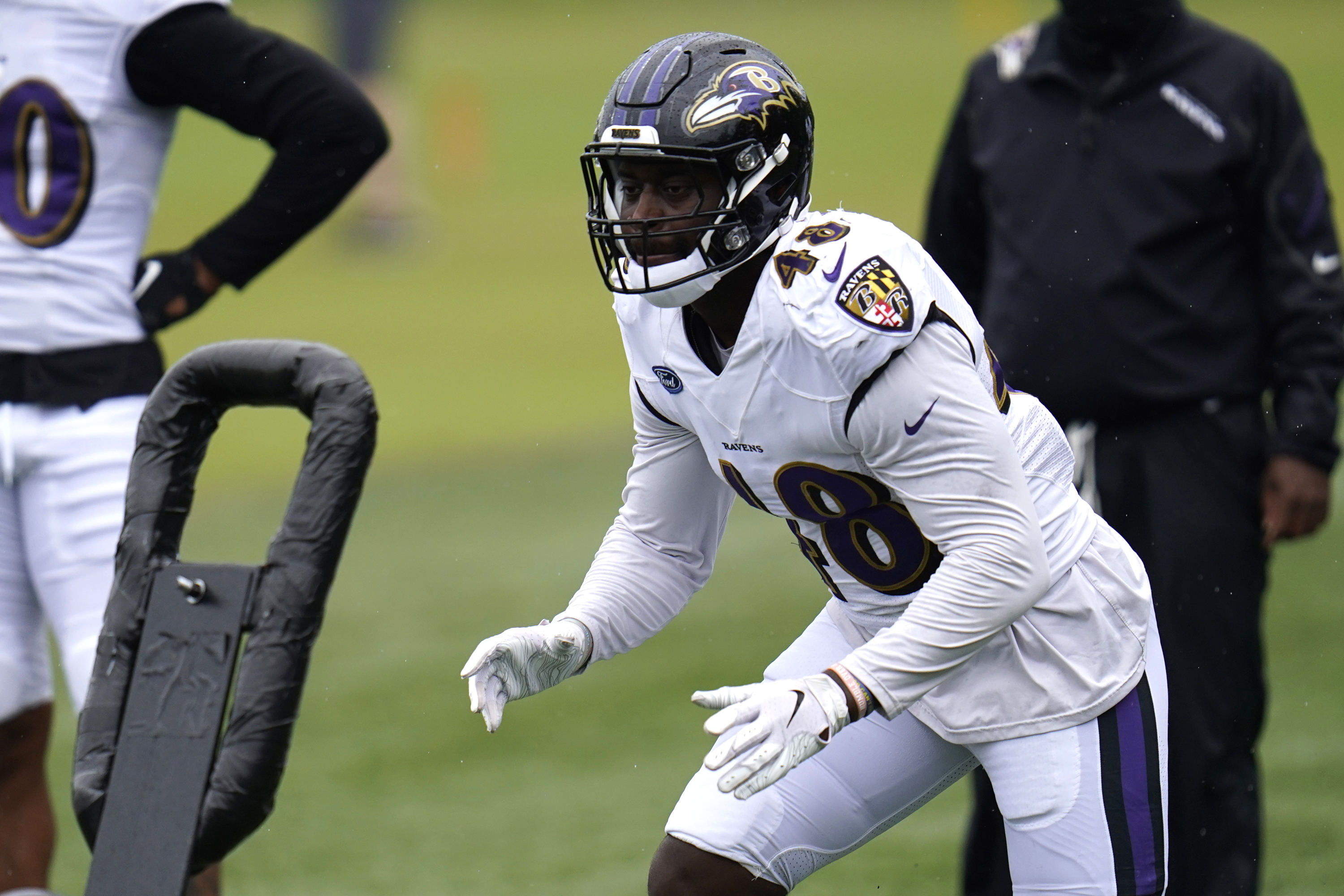 Ravens linebacker Patrick Queen is taking his contract year in