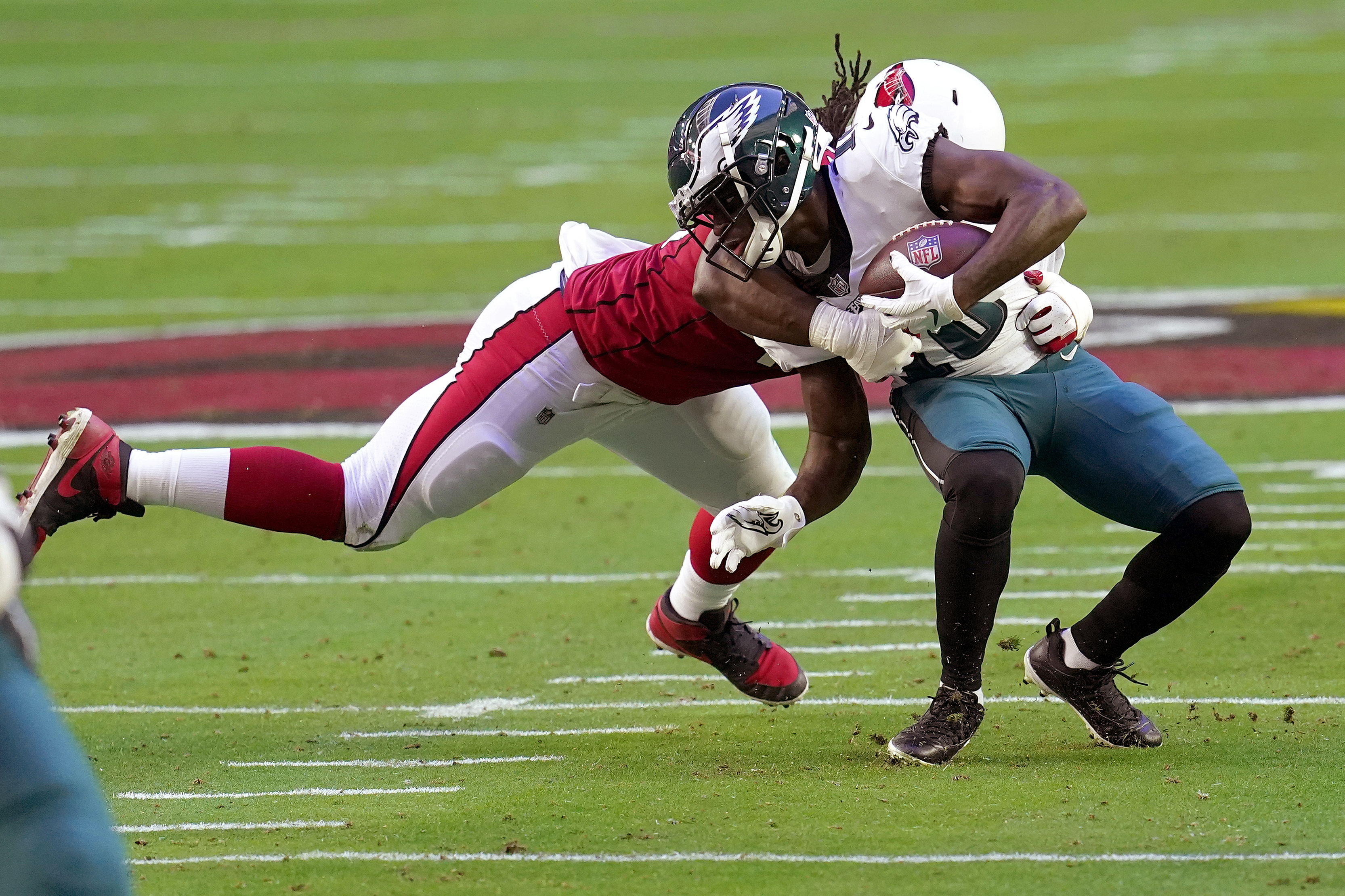 Cardinals' new black helmets to make regular-season debut vs. Eagles