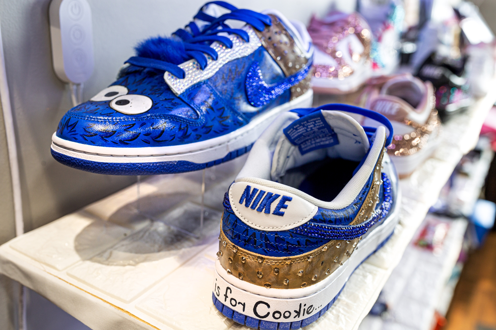 cookie monster nike dunks