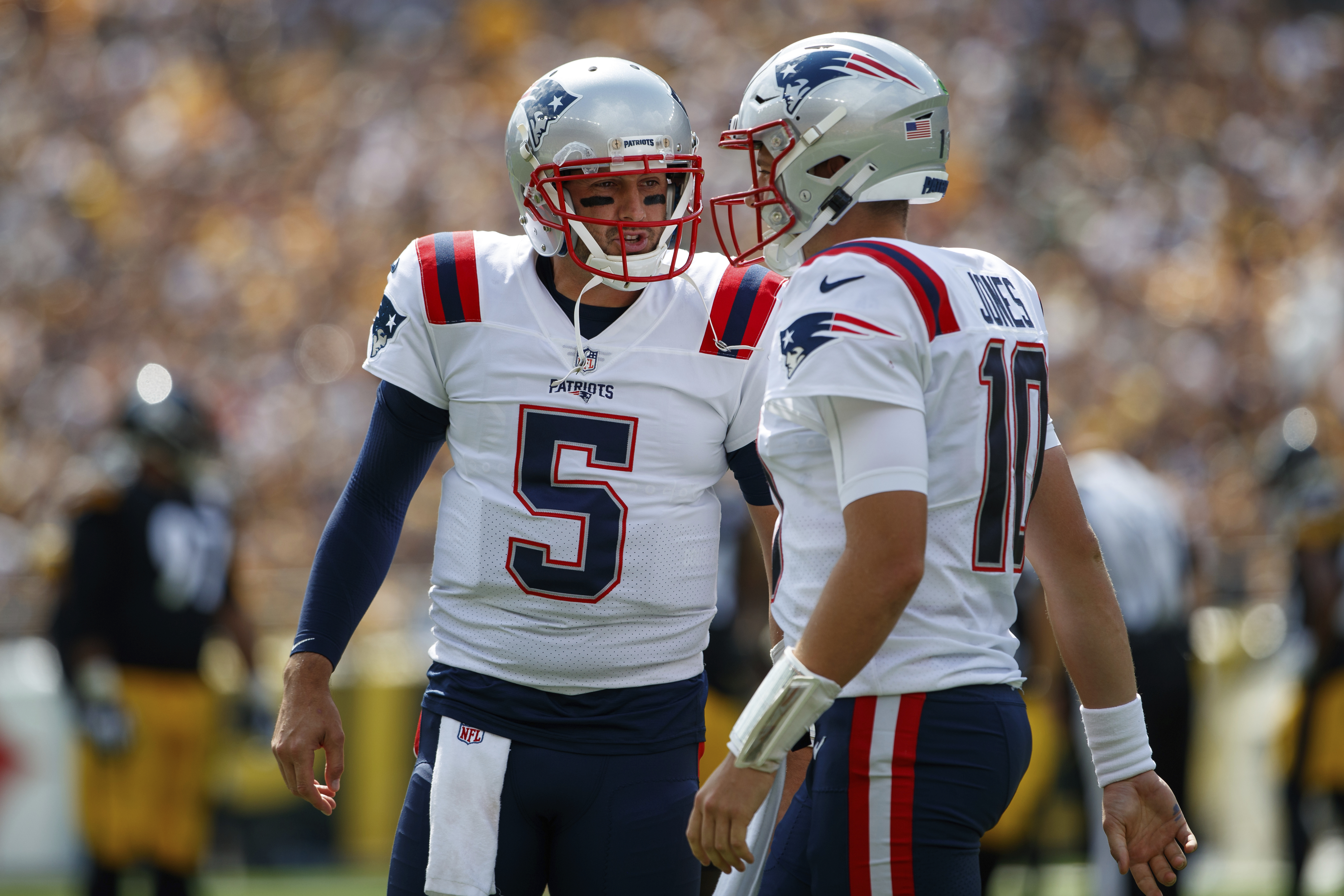 Starting QB Mac Jones' New England Patriots No. 10 jersey available on  Fanatics 