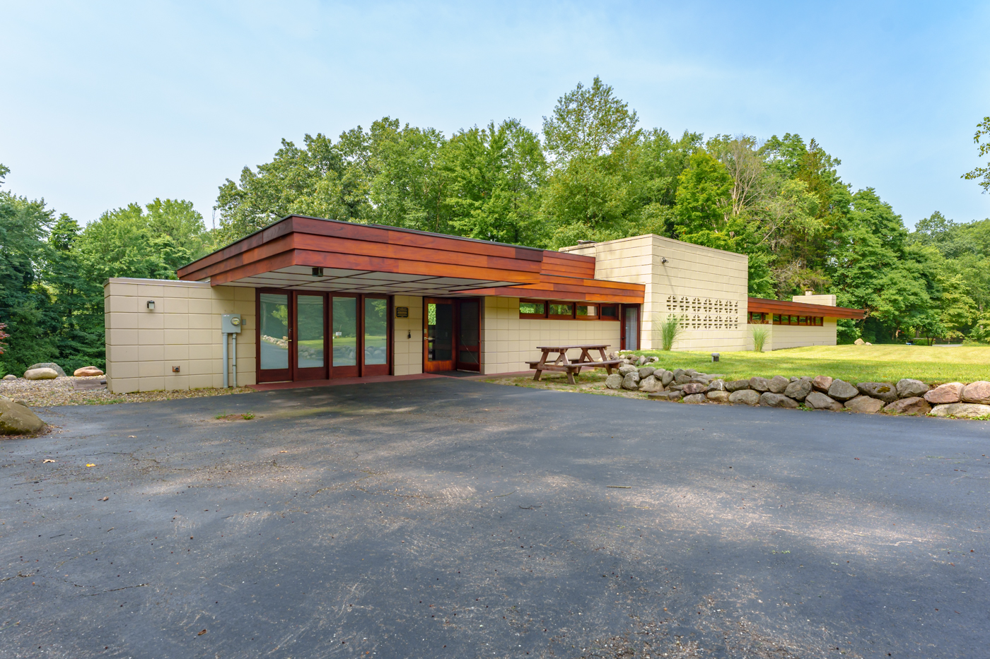 Two Frank Lloyd Wright-designed Usonian homes listed on market for $4 ...