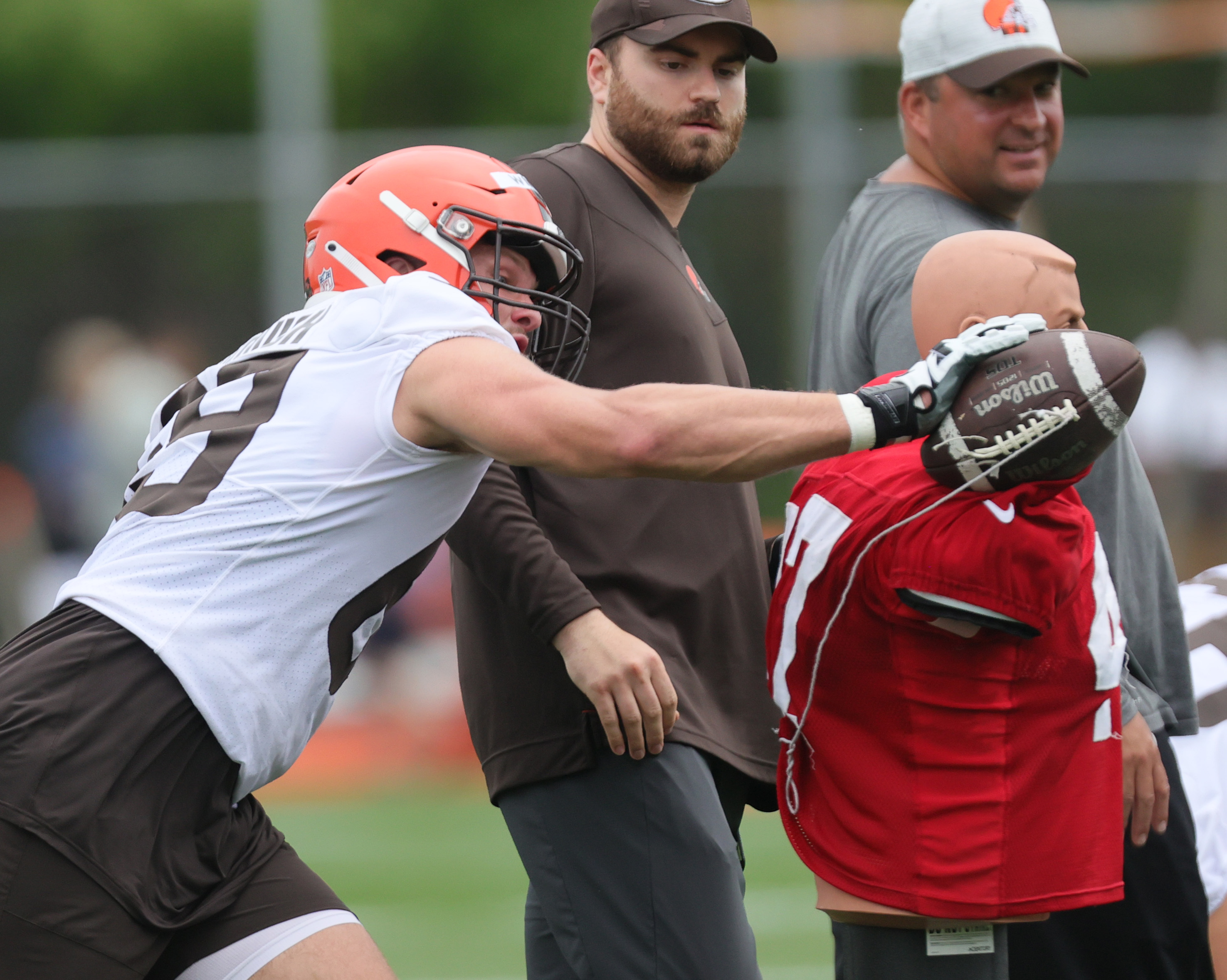 Cleveland Browns defensive tackle Taven Bryan warms up before the News  Photo - Getty Images