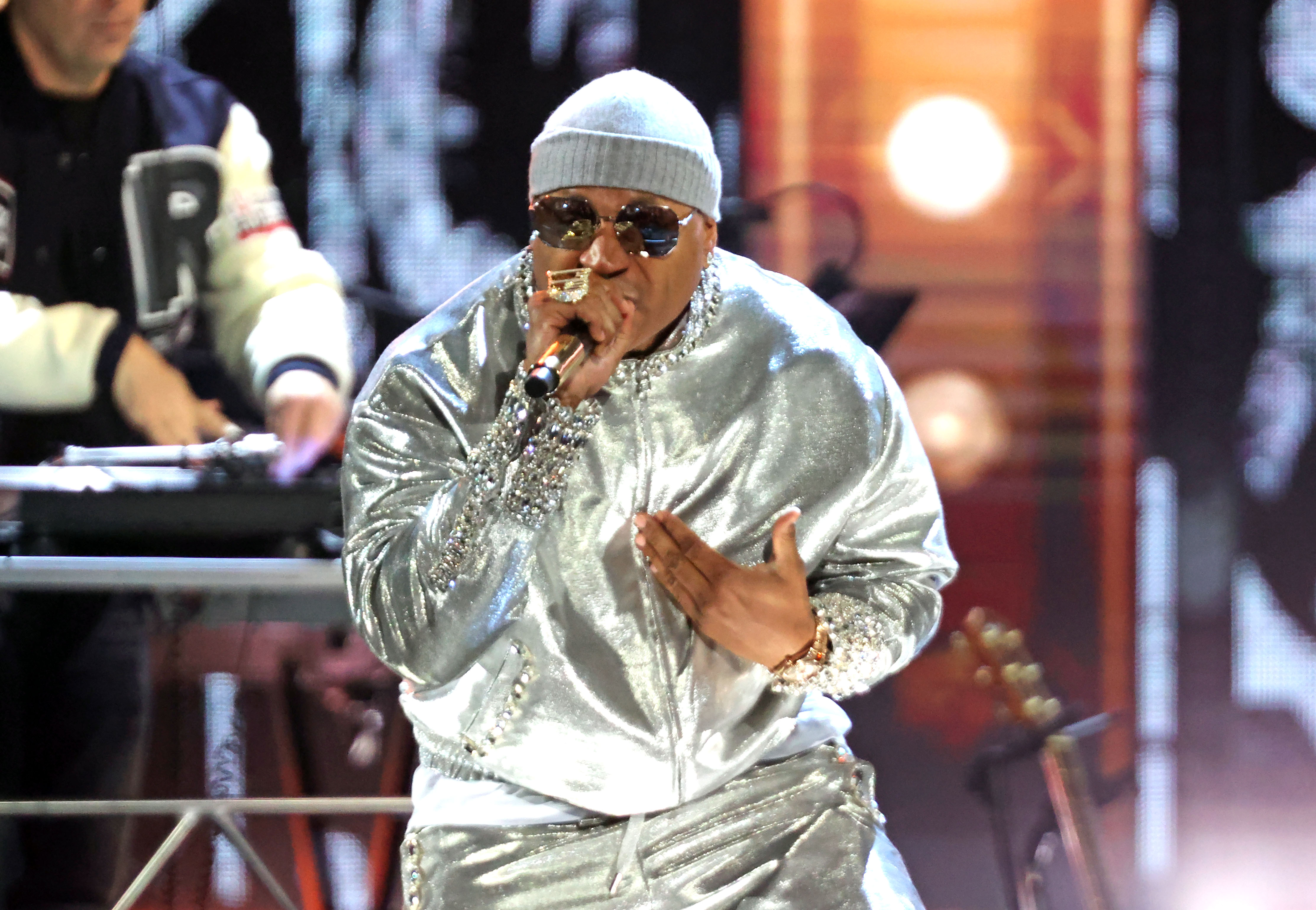 Rock Hall 2021: Watch LL Cool J and Eminem Perform “Rock the Bells”