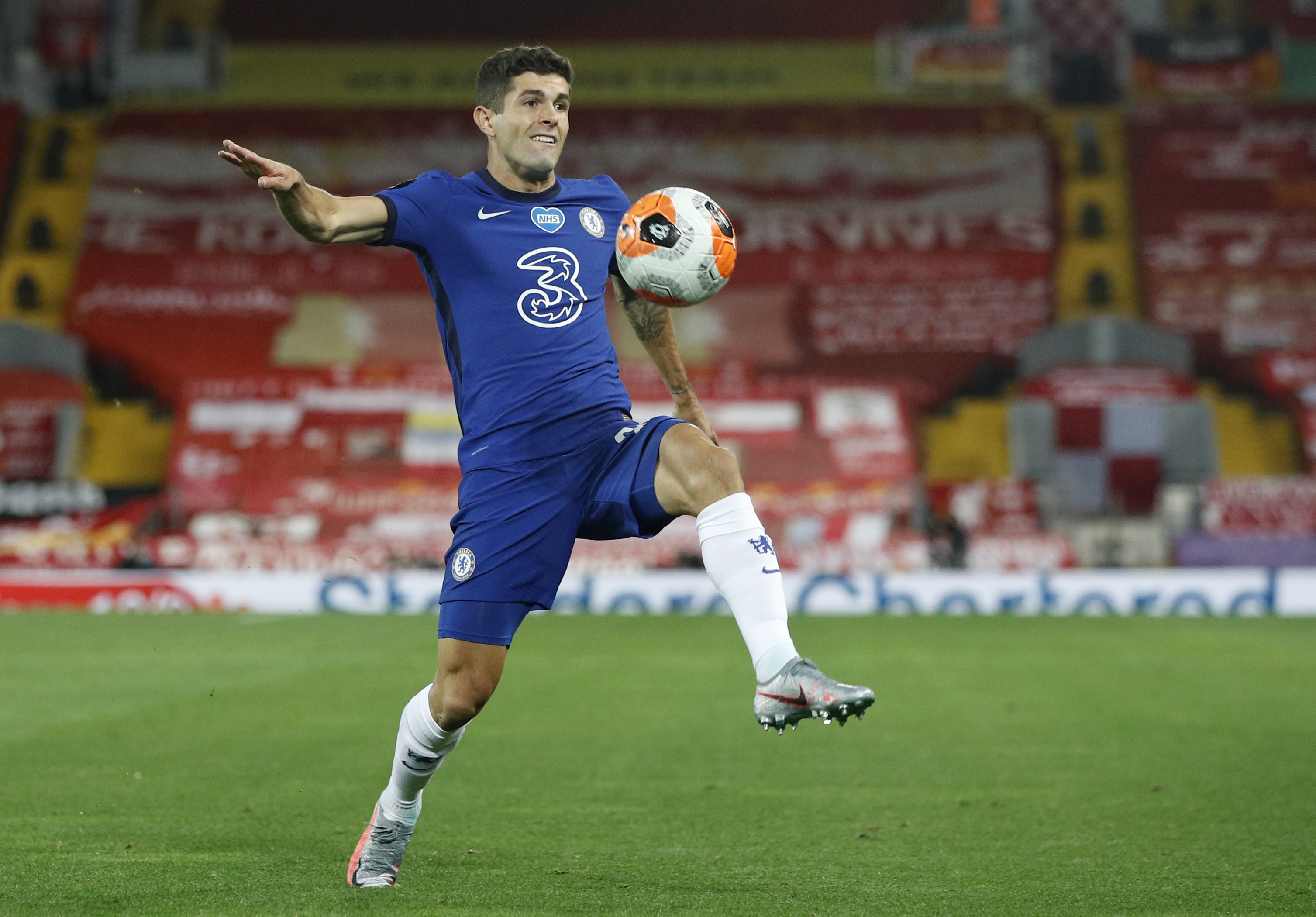 Chelsea’s Christian Pulisic earns the distinction of No. 10 on his back