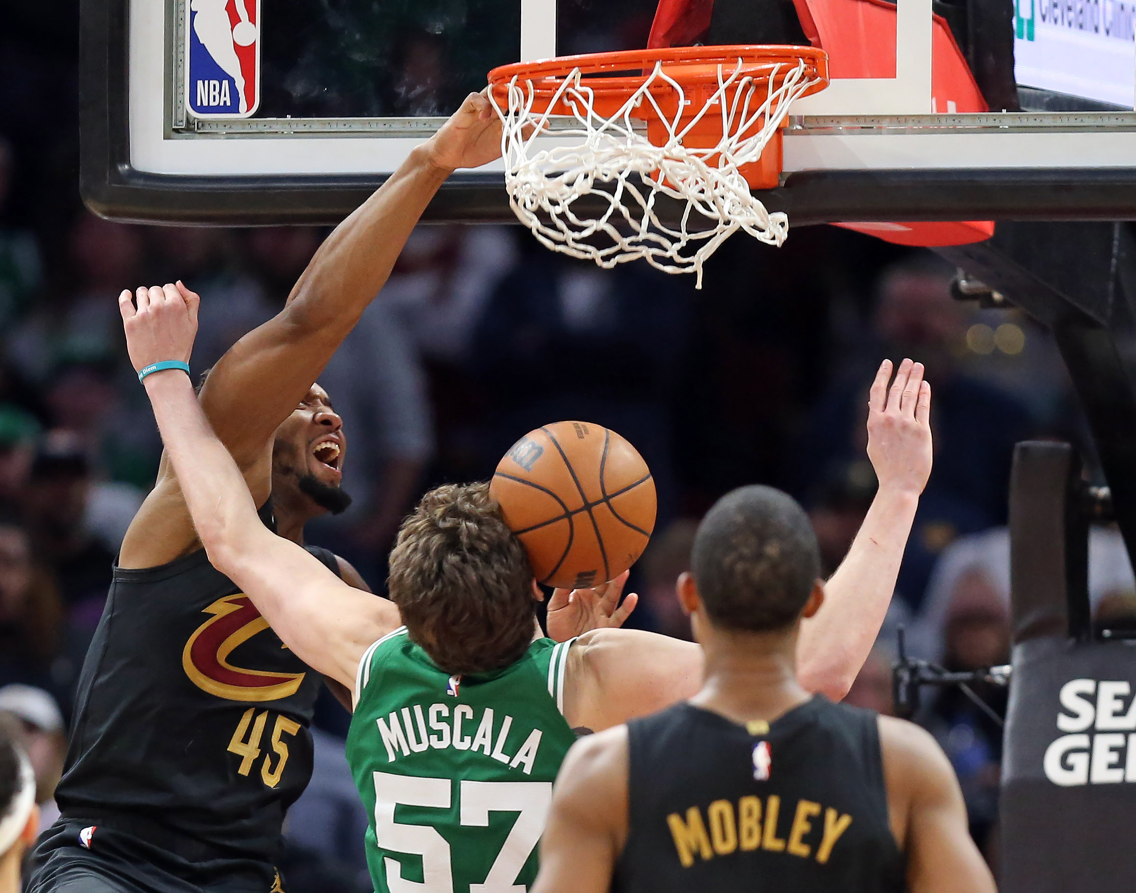 Al Horford: 'Something switched with me' after dunk in Celtics' comeback