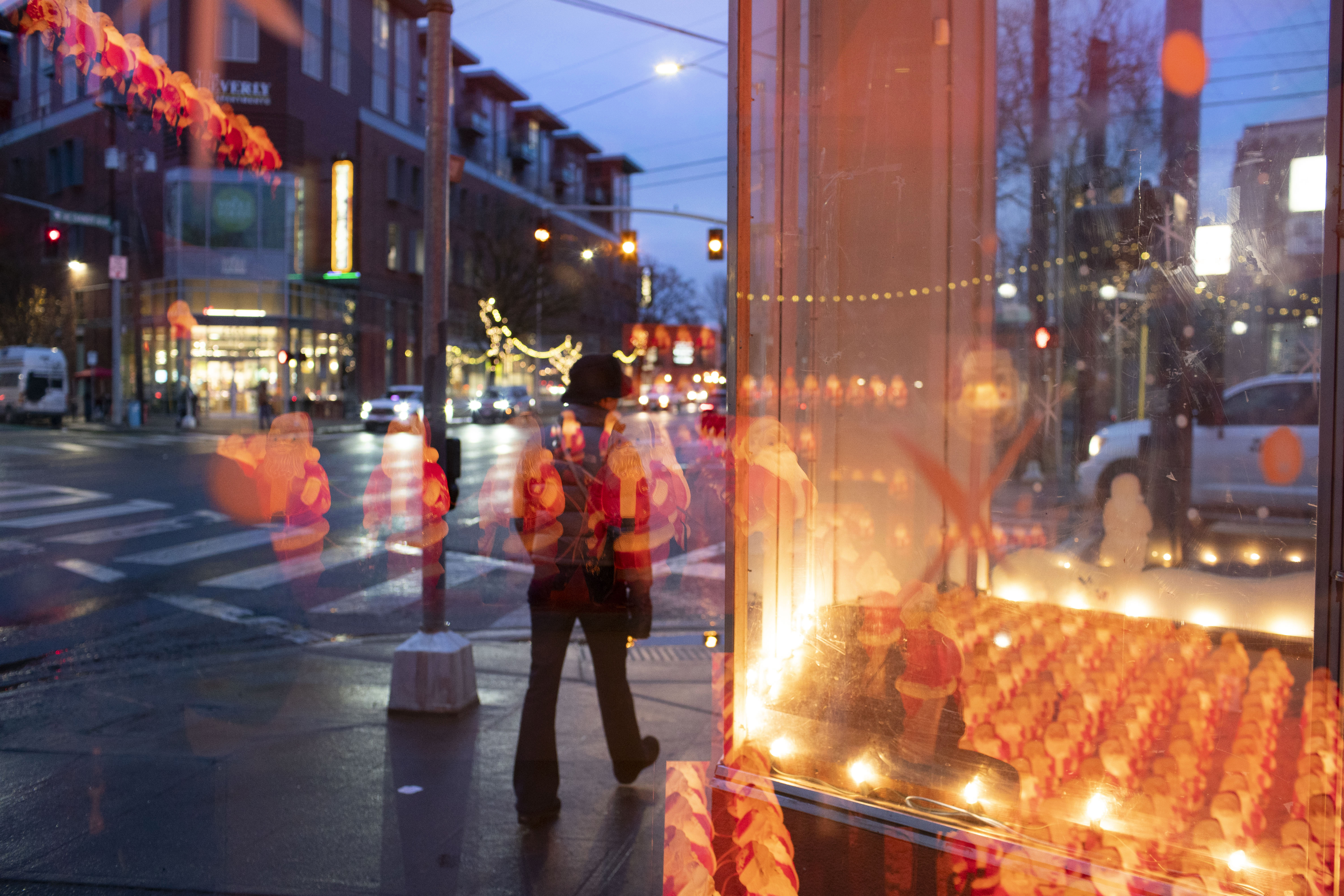 2024 Santa Clones illuminate Portland - oregonlive.com