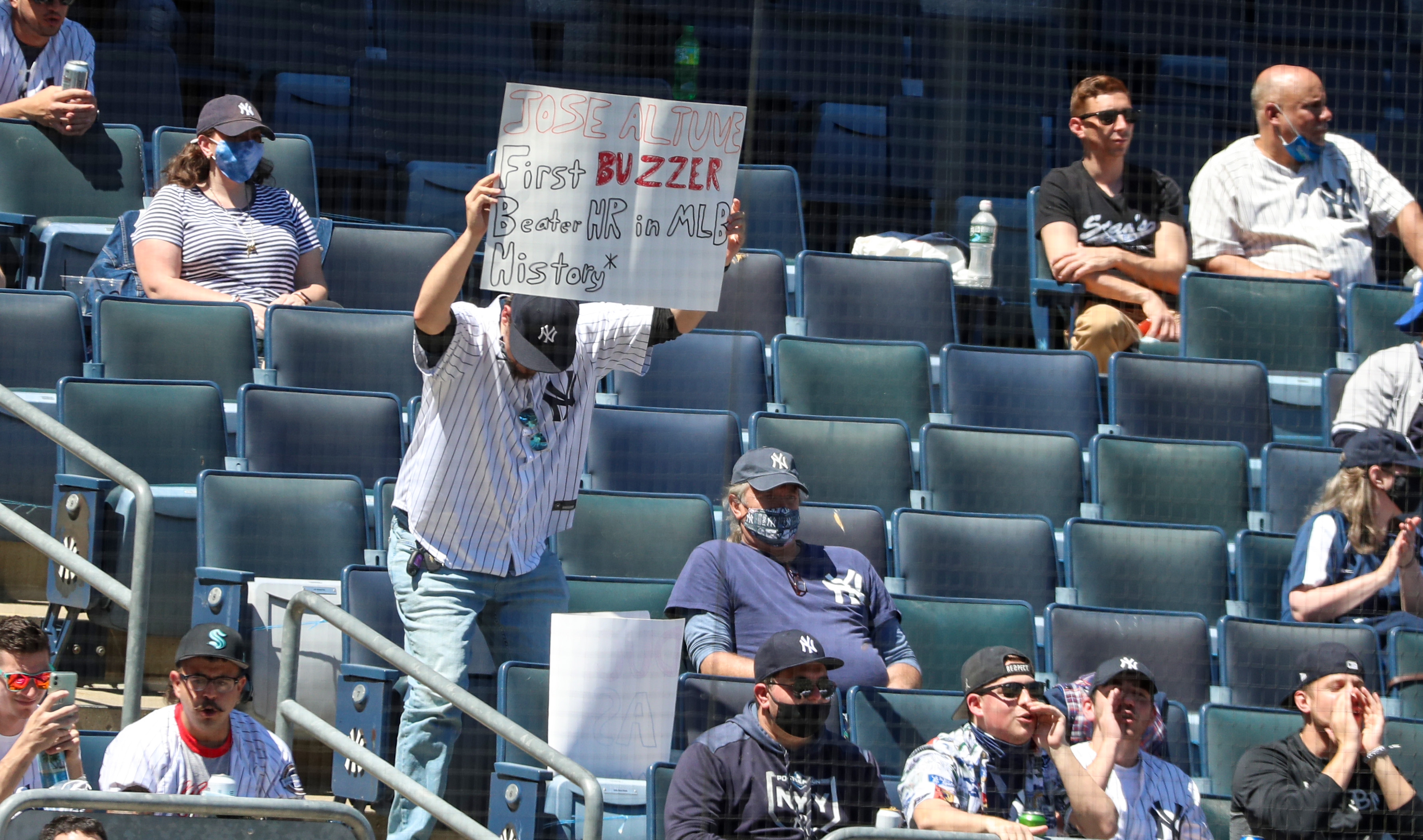 Yankees vs Astros: Fans taunt Houston for sign stealing scandal - Sports  Illustrated