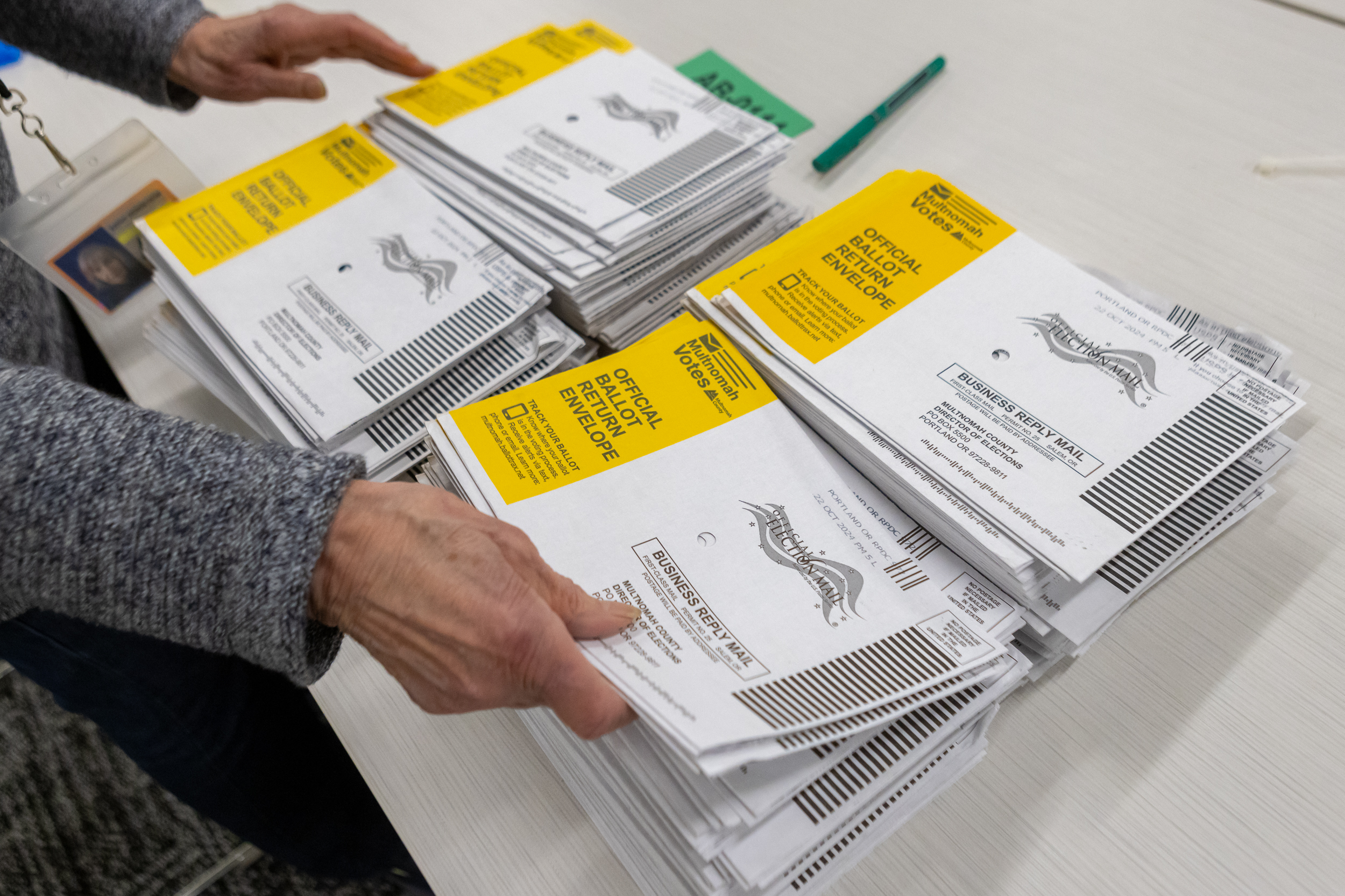 2 Oregon congresspeople push to ban election betting - oregonlive.com