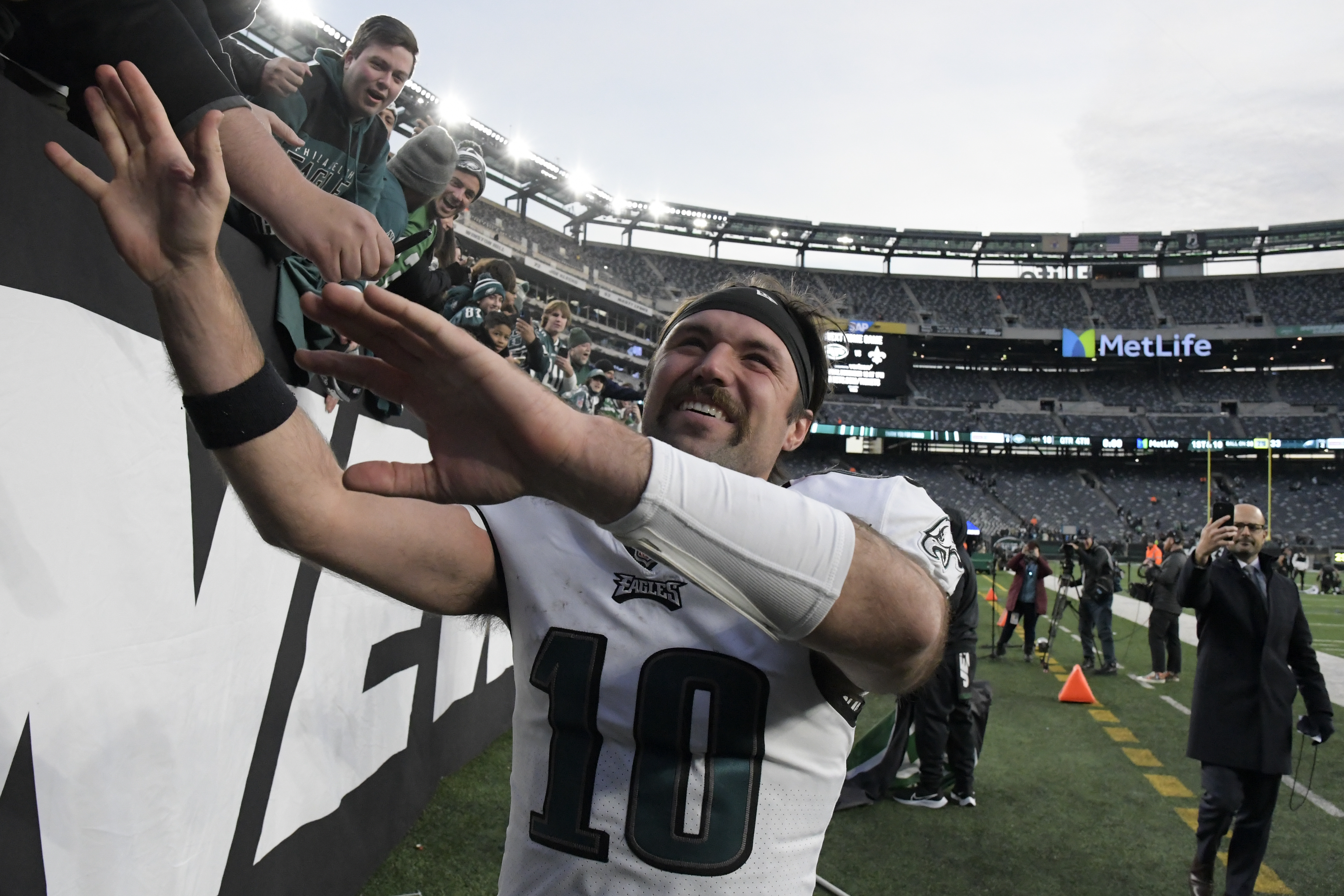 East Rutherford, New Jersey, USA. 5th Dec, 2021. Philadelphia Eagles  offensive lineman JOSH SWEAT (94) sacks New York Jets quarterback ZACH  WILSON (2) at MetLife Stadium in East Rutherford New Jersey Philadelphia