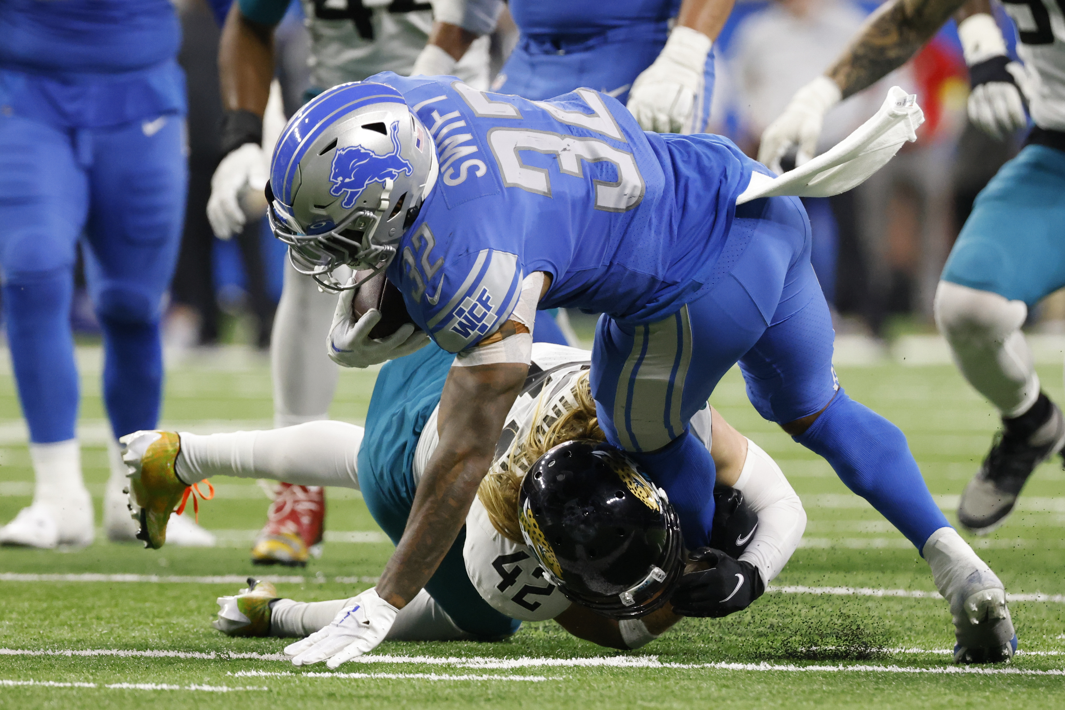 Jacksonville Jaguars offensive tackle Jawaan Taylor (75) runs onto