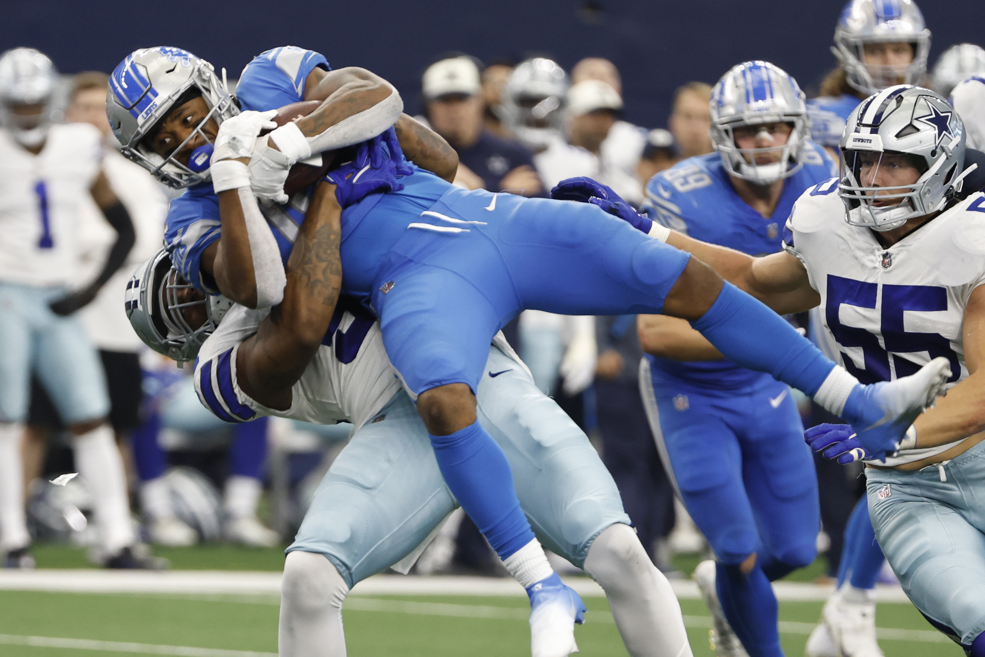 ARLINGTON, TX - OCTOBER 23: Detroit Lions safety DeShon Elliott (5) warms  up before the game between the Dallas Cowboys and the Detroit Lions on  October 23, 2022 at AT&T Stadium in