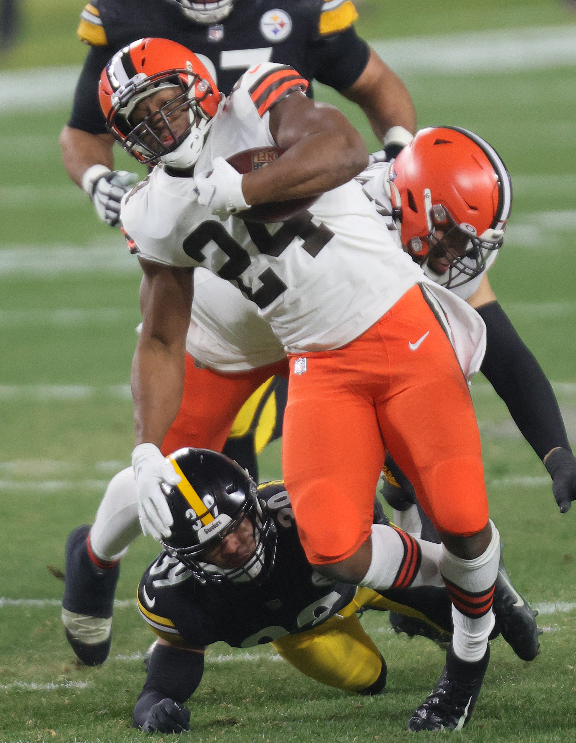 Cleveland Browns Nick Chubb Vs. Pittsburgh Steelers, January 10, 2021 ...