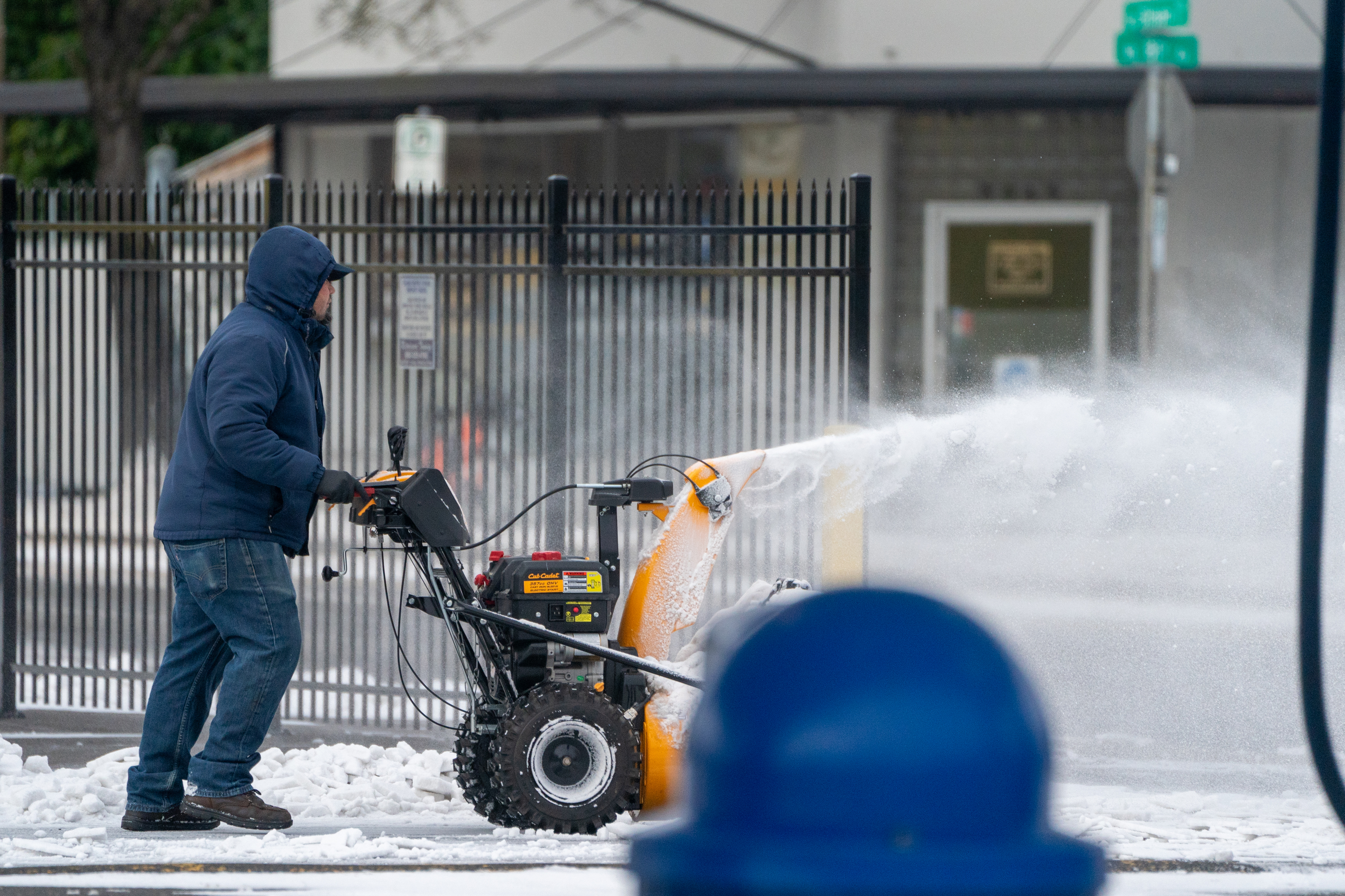 Day 2 of Portland snowstorm Sunday Jan., 14, 2024 - oregonlive.com