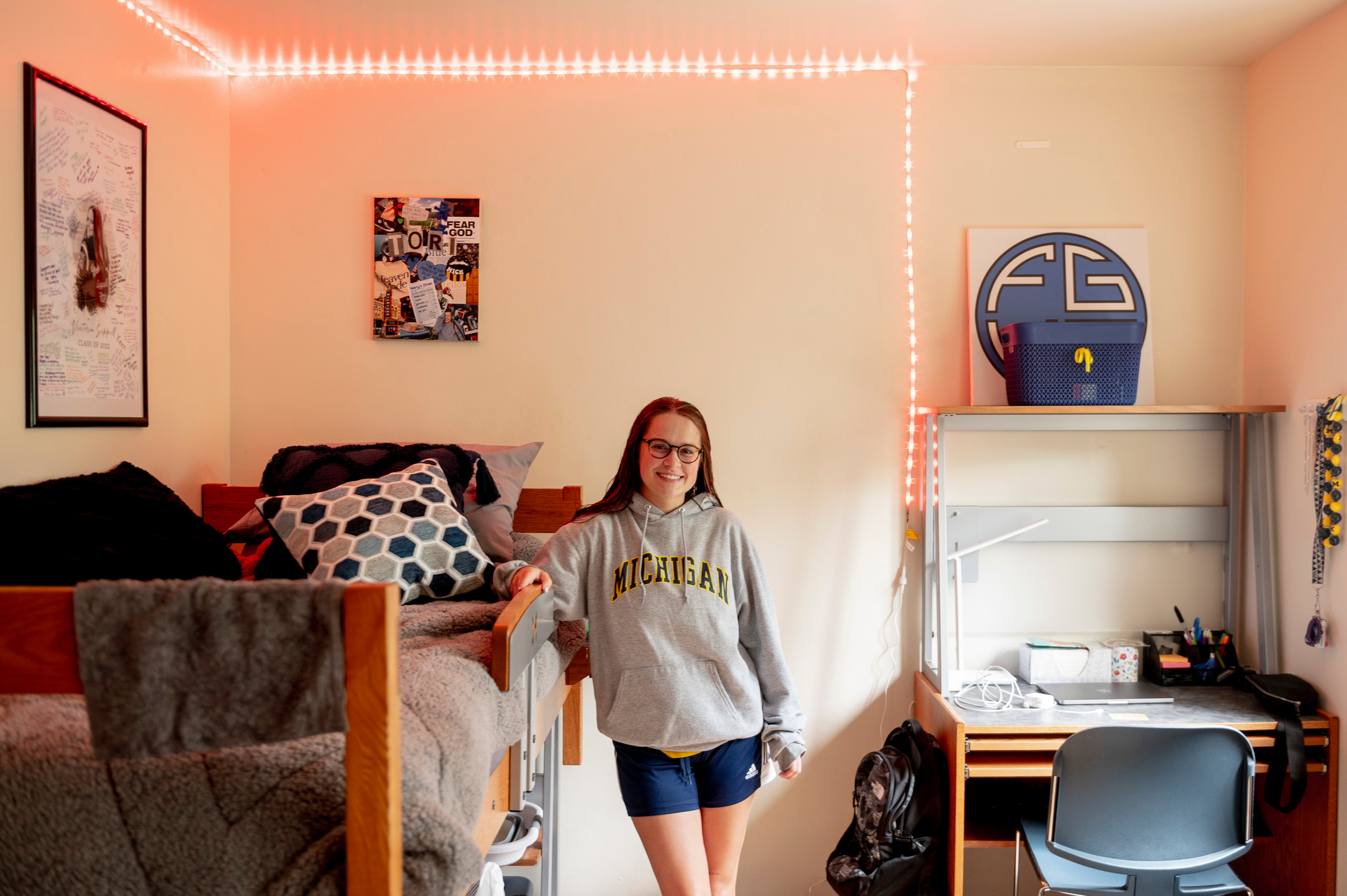 University of Michigan students move in for fall 2022 semester - mlive.com