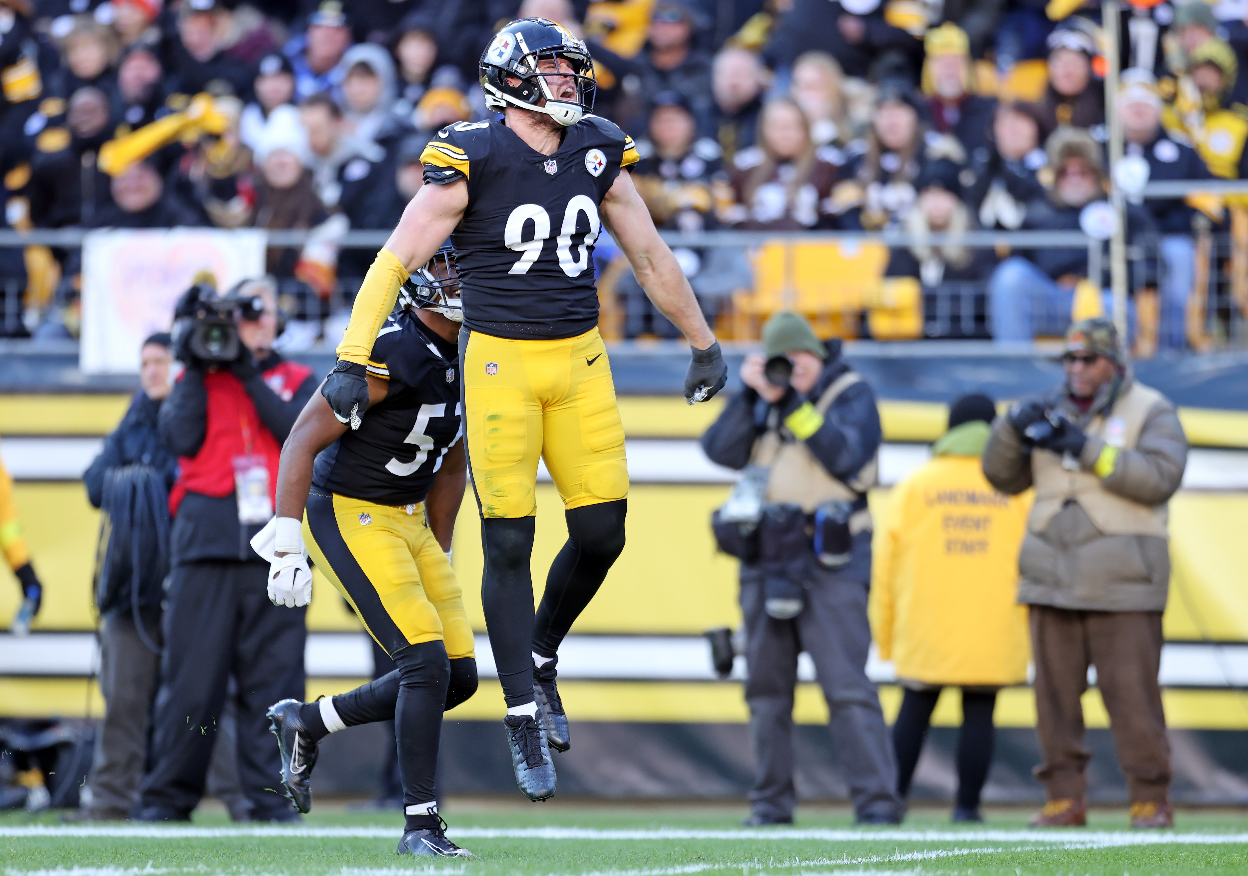 Pittsburgh Steelers, TJ Watt contract talks reaching critical point - On3