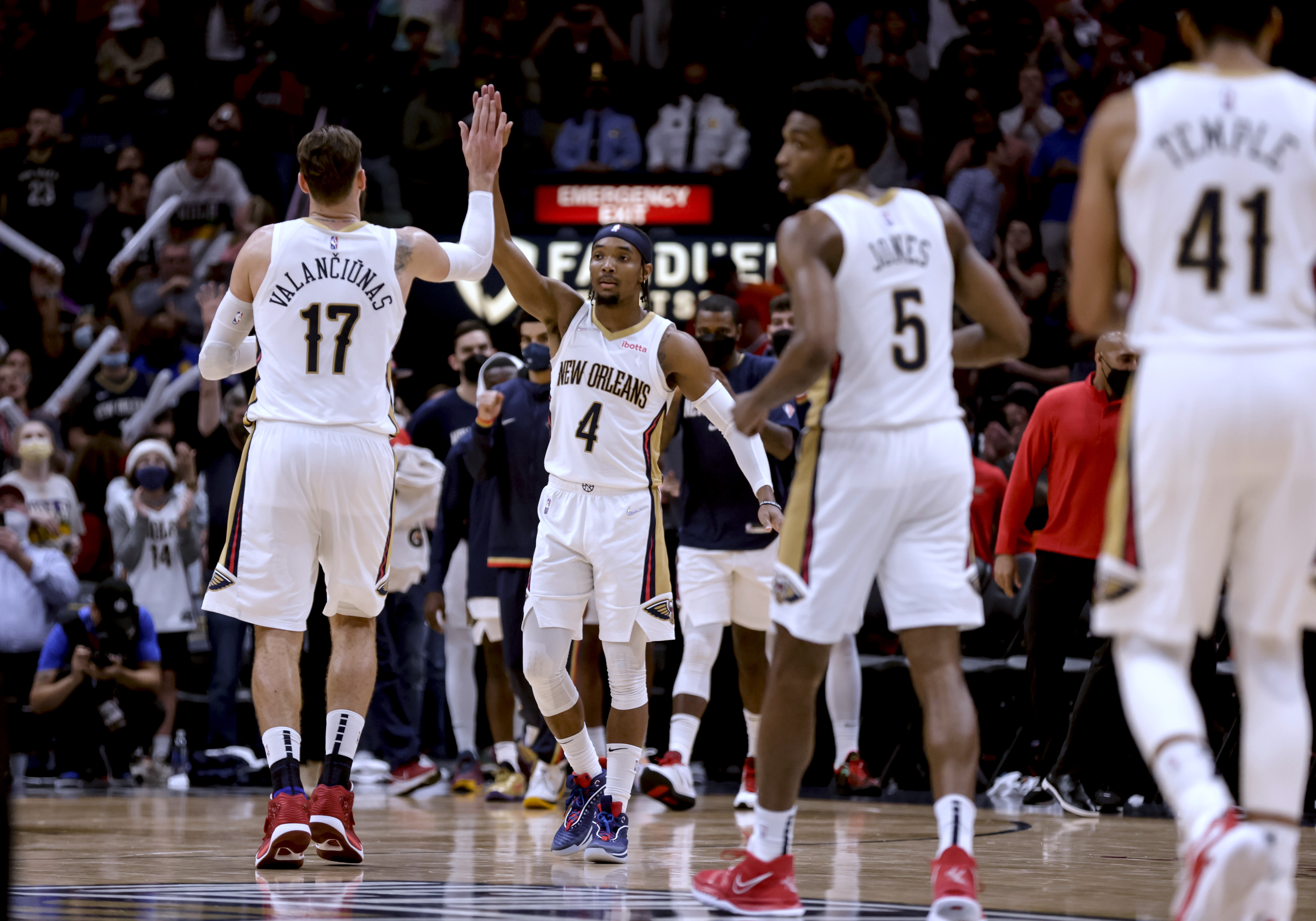 New Orleans Pelicans waive Garrett Temple