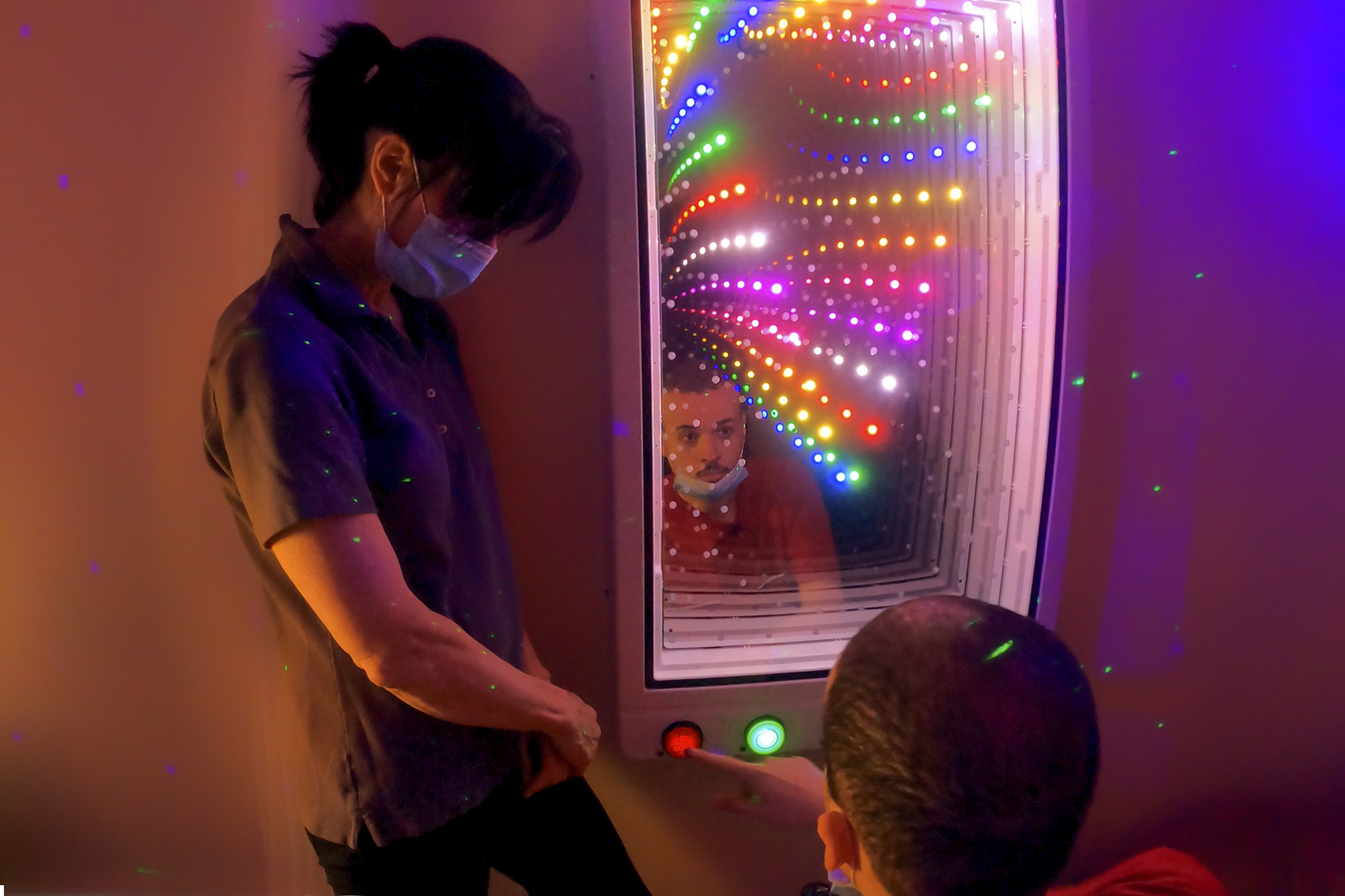 L'Oréal launches Out-of-Home sensory experience with Kinetic - Netimperative