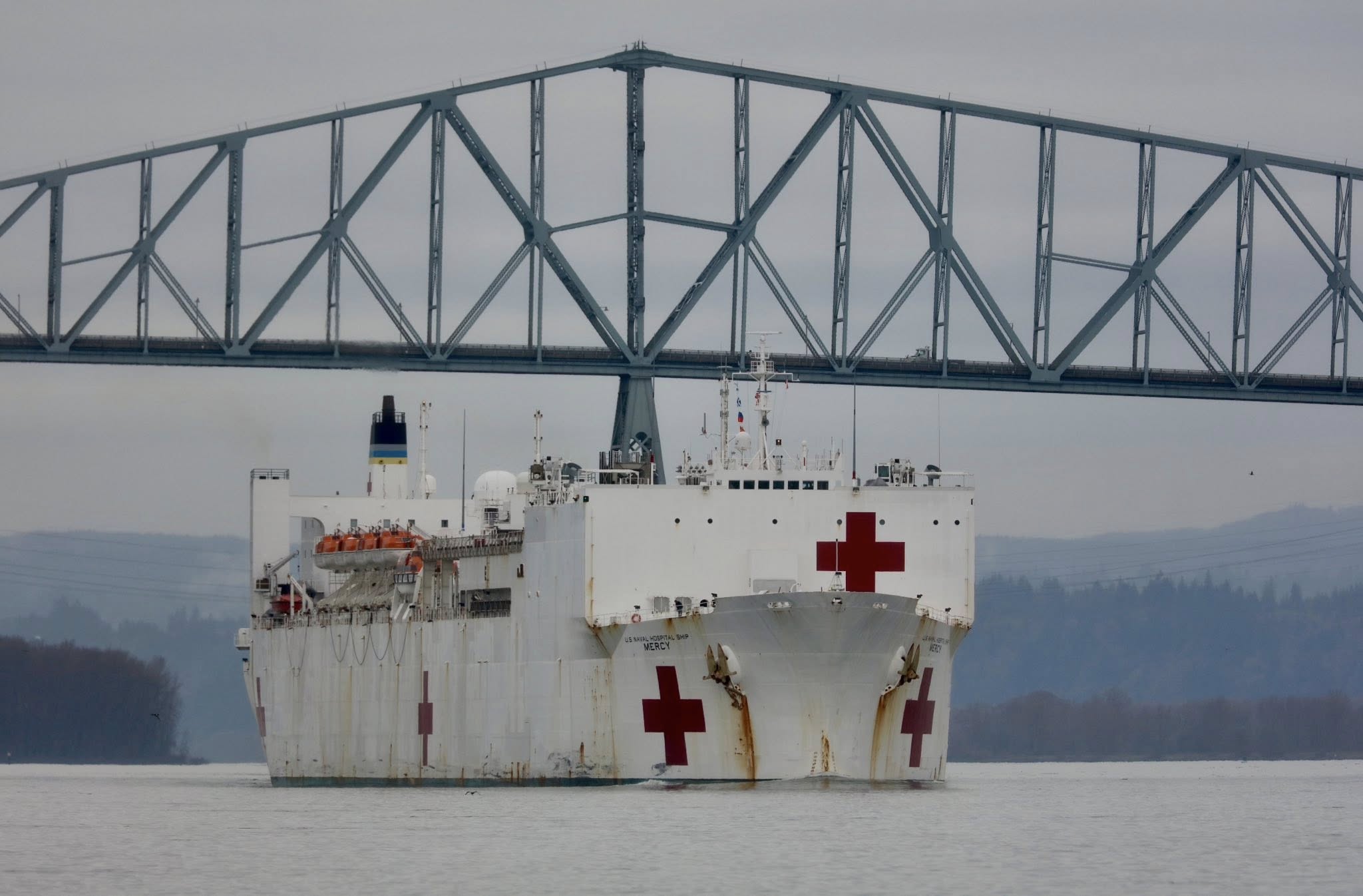 USNS Mercy, 1,000 bed floating hospital, arrives in Portland for ...