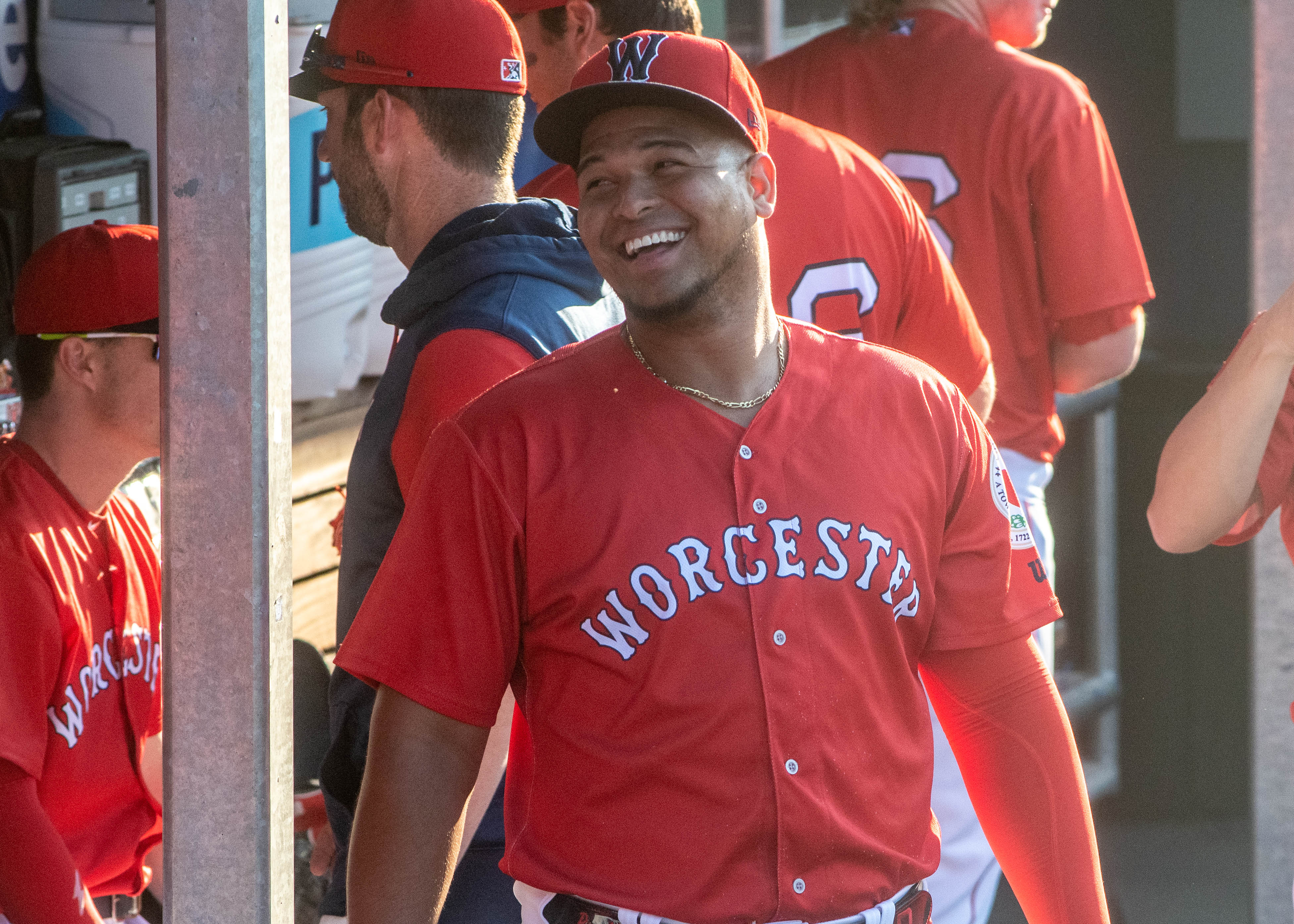 Red Sox clear roster spot by outrighting Ronaldo Hernández to Triple-A  Worcester – Blogging the Red Sox