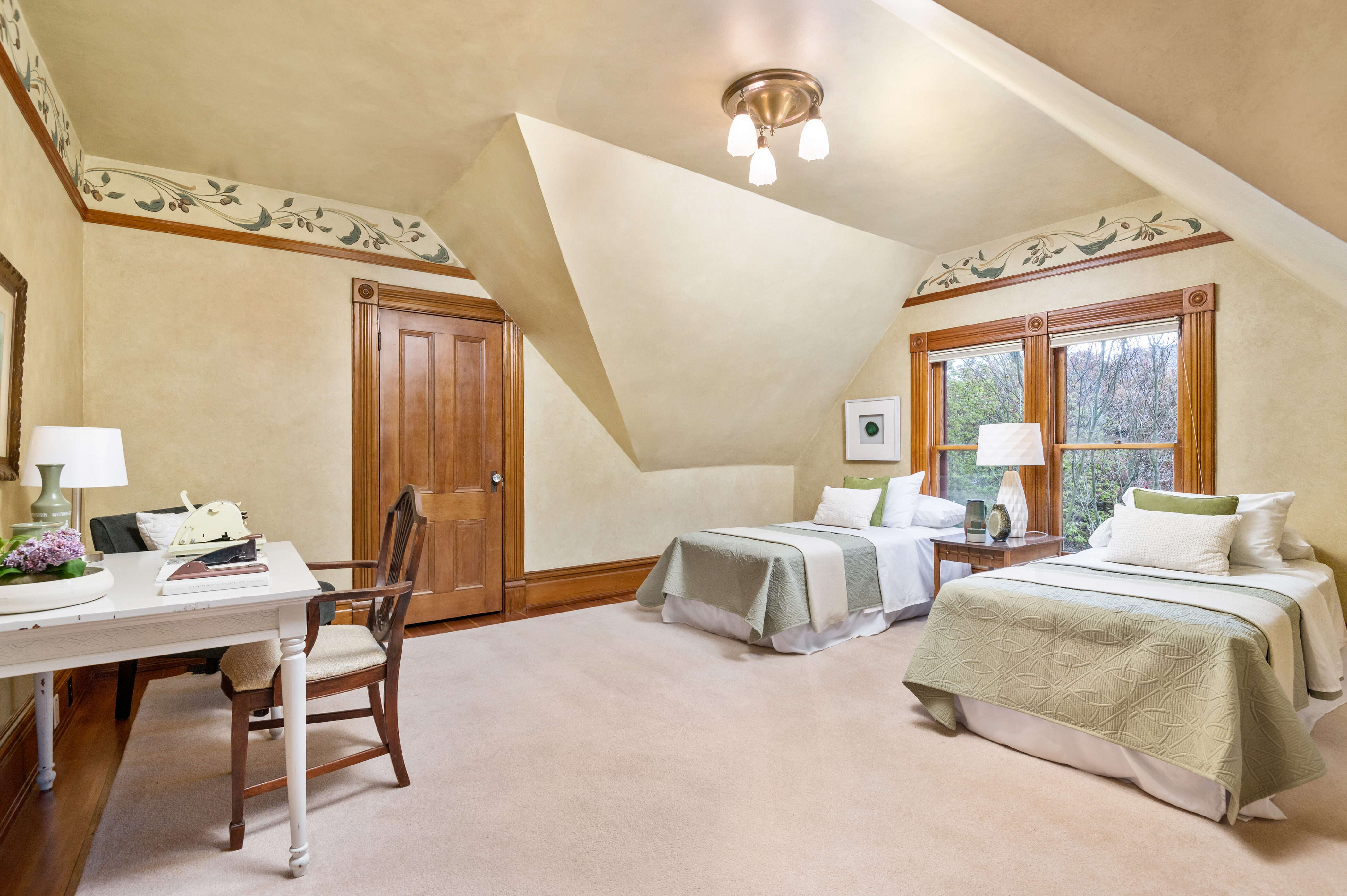 1894 Queen Anne in NE Portland