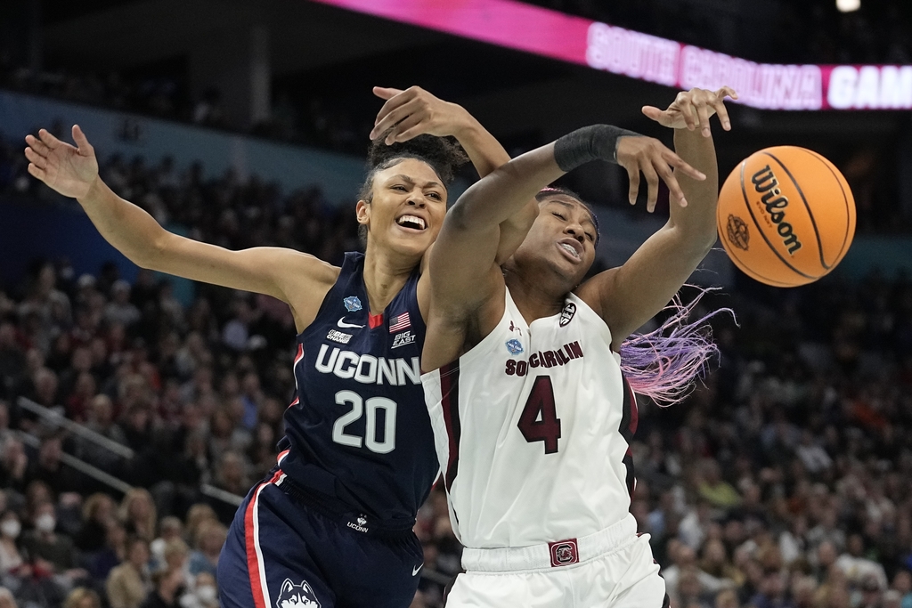 South Carolina Vs. UConn In 2022 NCAA Women's Basketball Championship ...