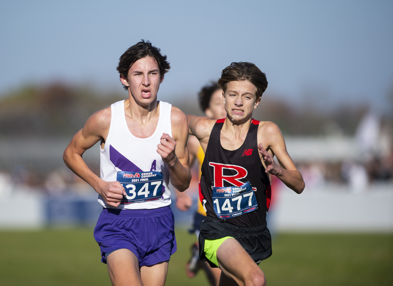 Division 1 boys race at 2021 MHSAA Cross Country championships - mlive.com