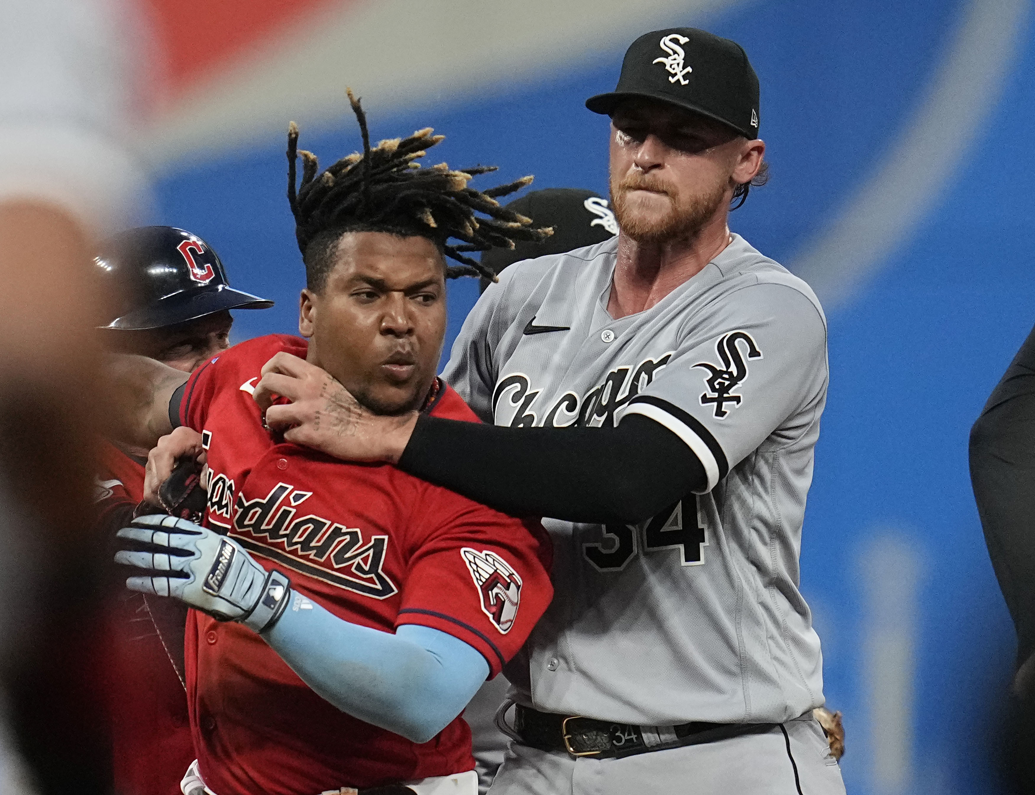 Tim Anderson is tweeting through it after knockout punch by Jose