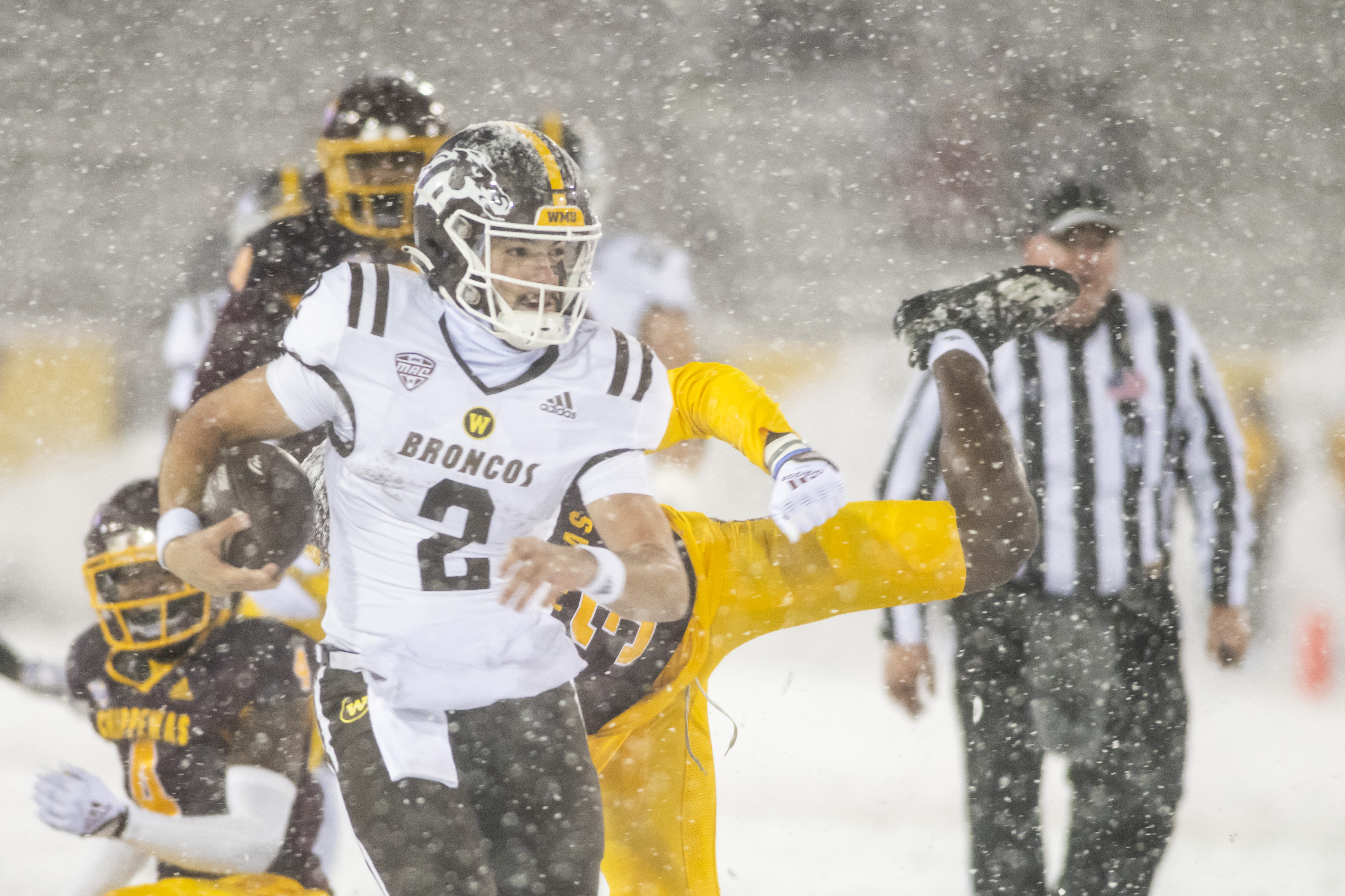 College football's first SNOW BOWL of 2017 is here 