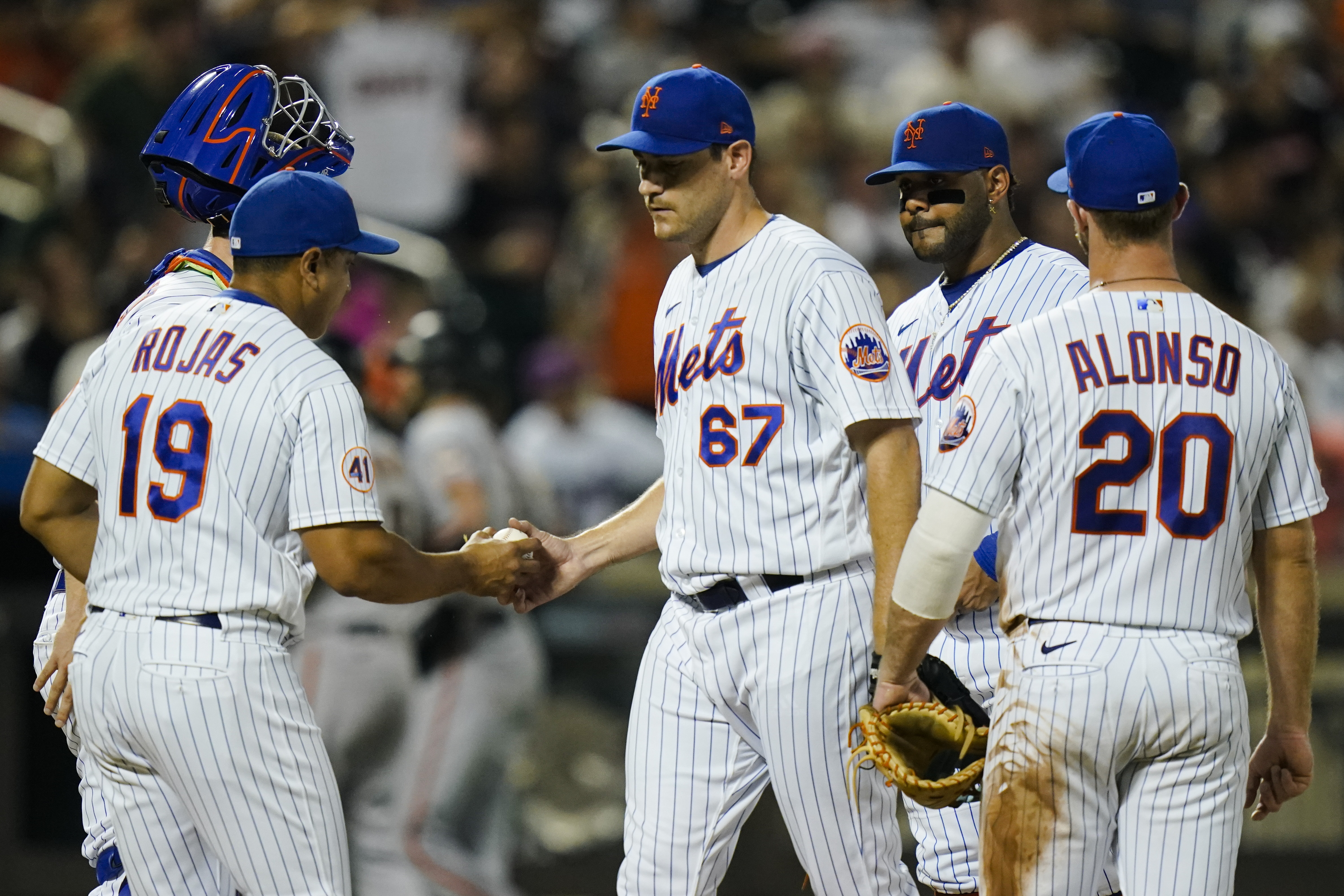 Skidding Mets Lose Pete Alonso When They Could Really Use a Hand