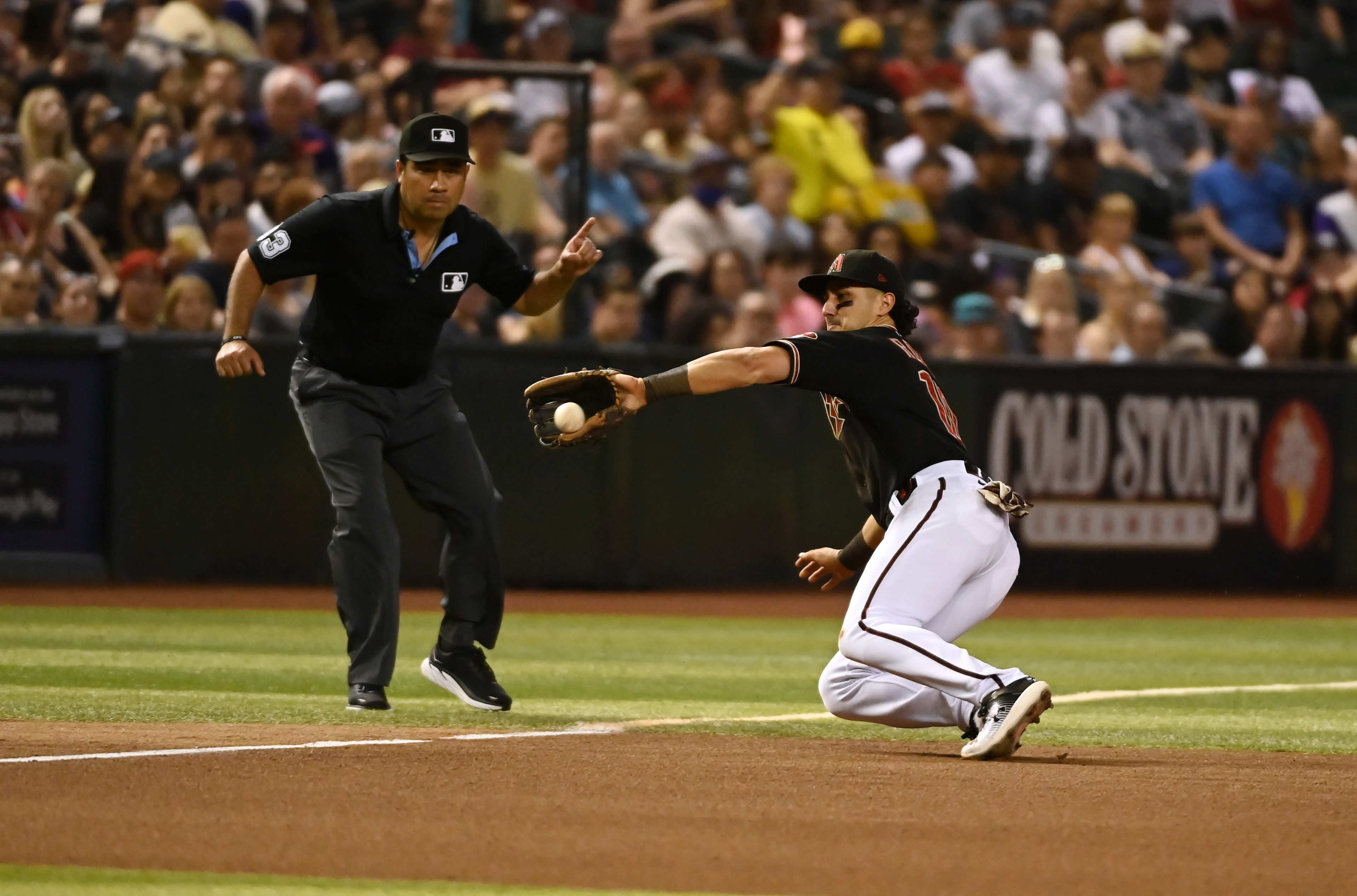 Walker hits 3-run homer, Diamondbacks beat Guardians 6-3