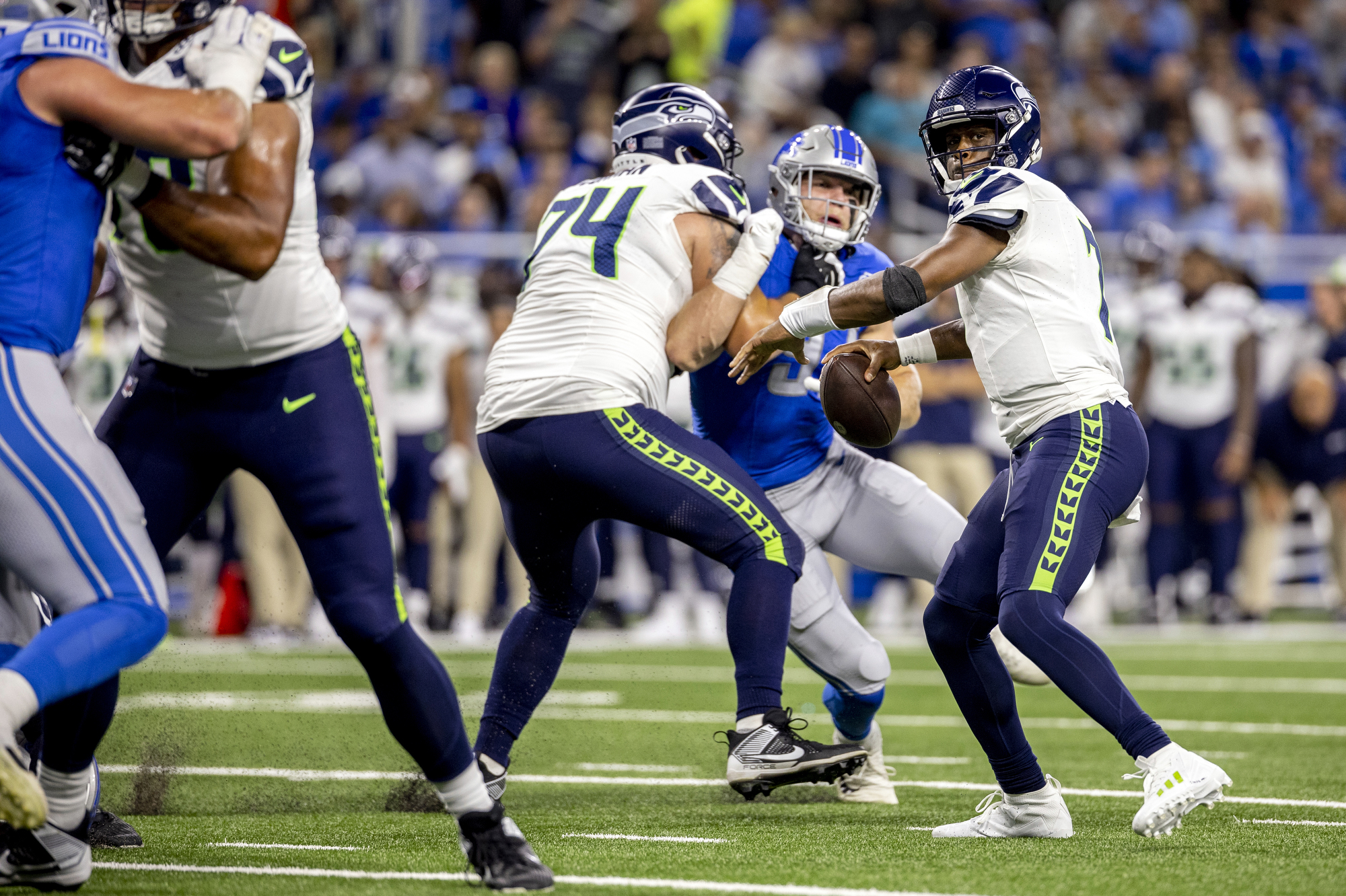 PHOTOS: Seahawks Get Loose In Advance Of Their Week 2 Matchup vs. Detroit  Lions