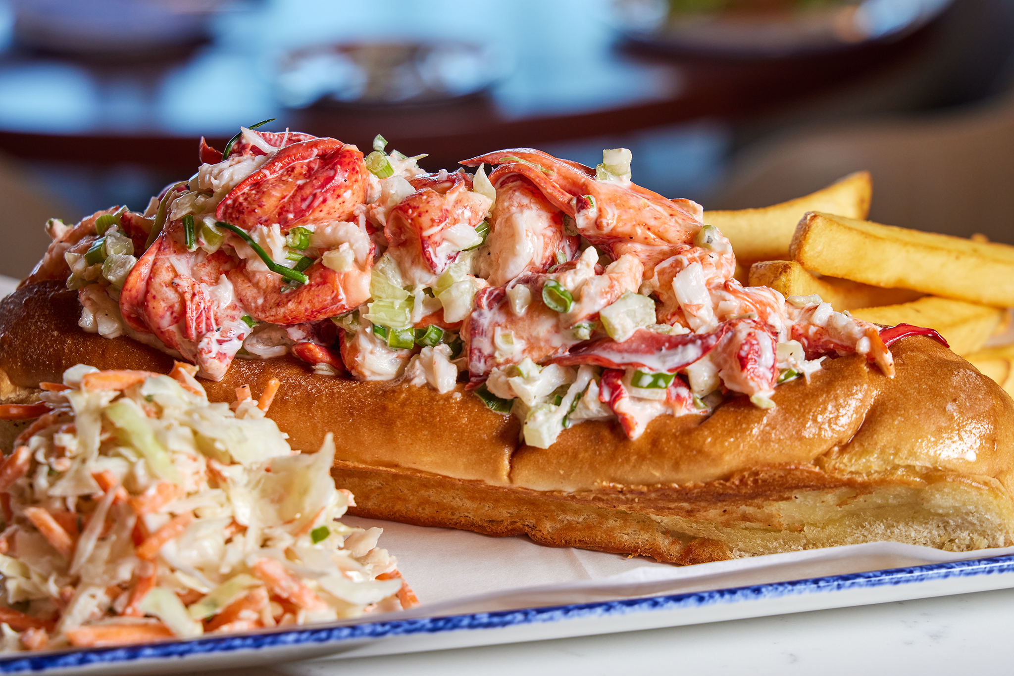 food-challenge-could-you-eat-this-1-pound-lobster-roll-from-legal-sea