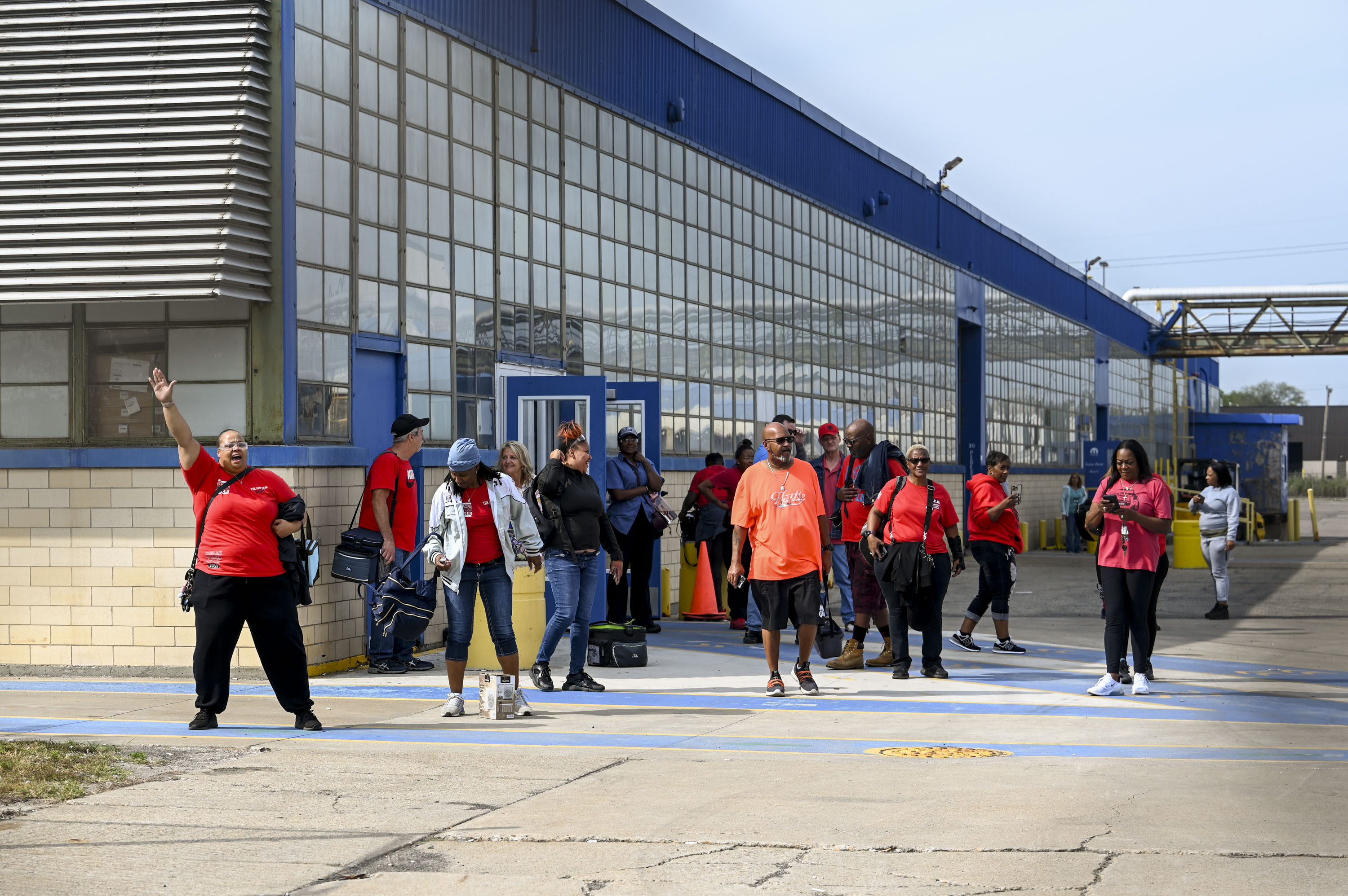 UAW calls more strikes at plants across Michigan - mlive.com