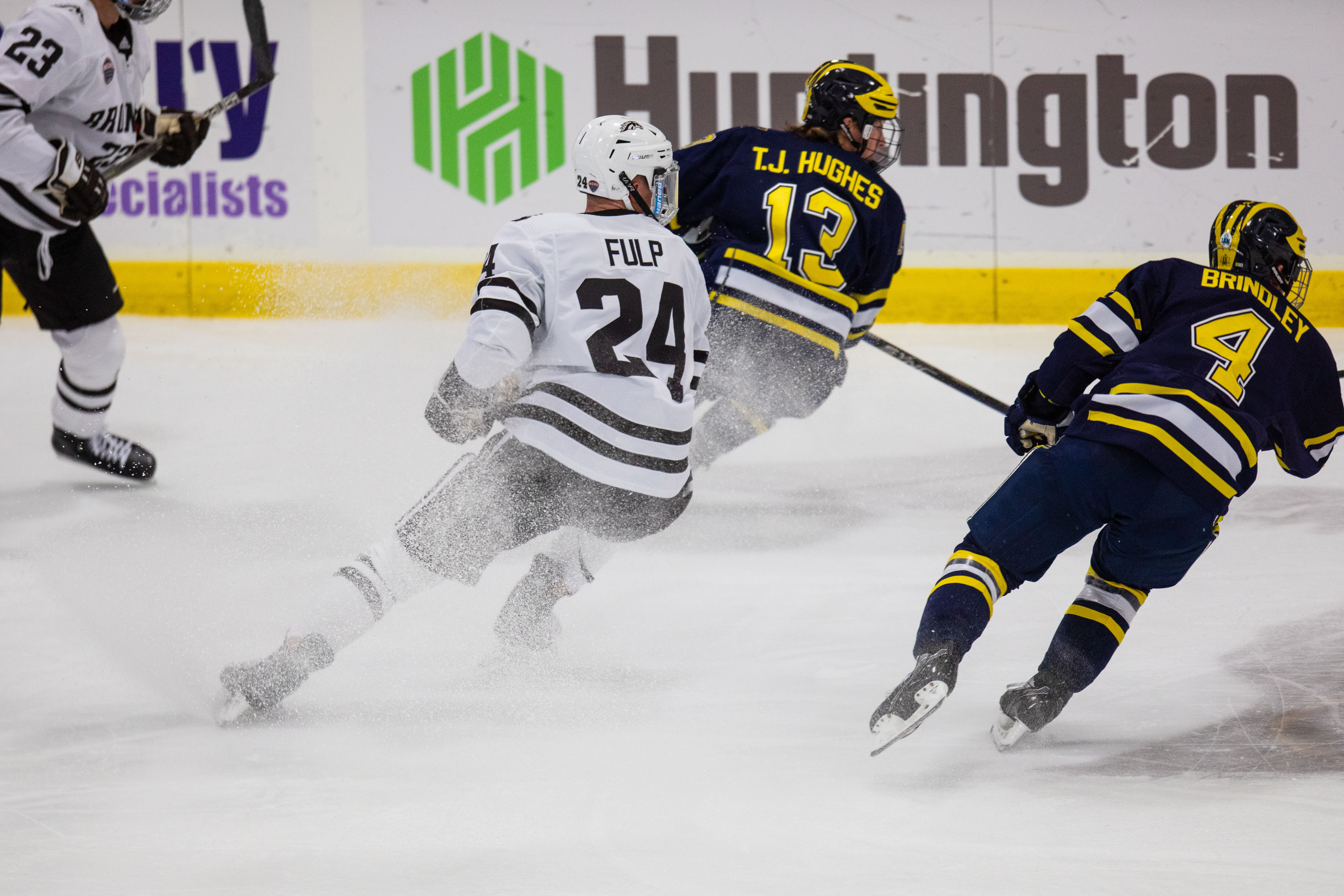 Avalanche sign forward Jason Polin to 1-year, entry-level contract