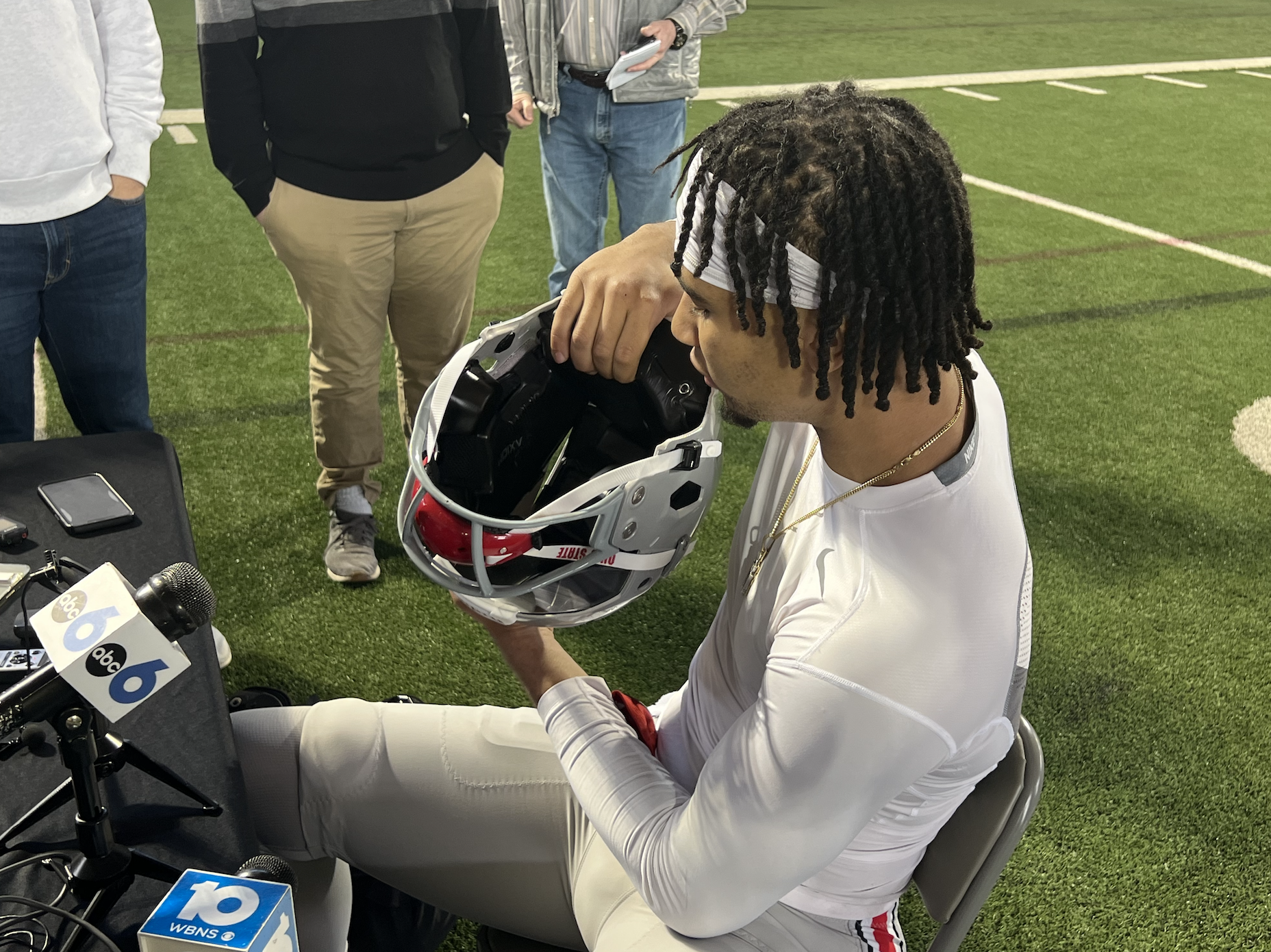 Ohio State's C.J. Stroud Likes Look, Safety Of Riddell Axiom Helmet -  Sports Illustrated Ohio State Buckeyes News, Analysis and More