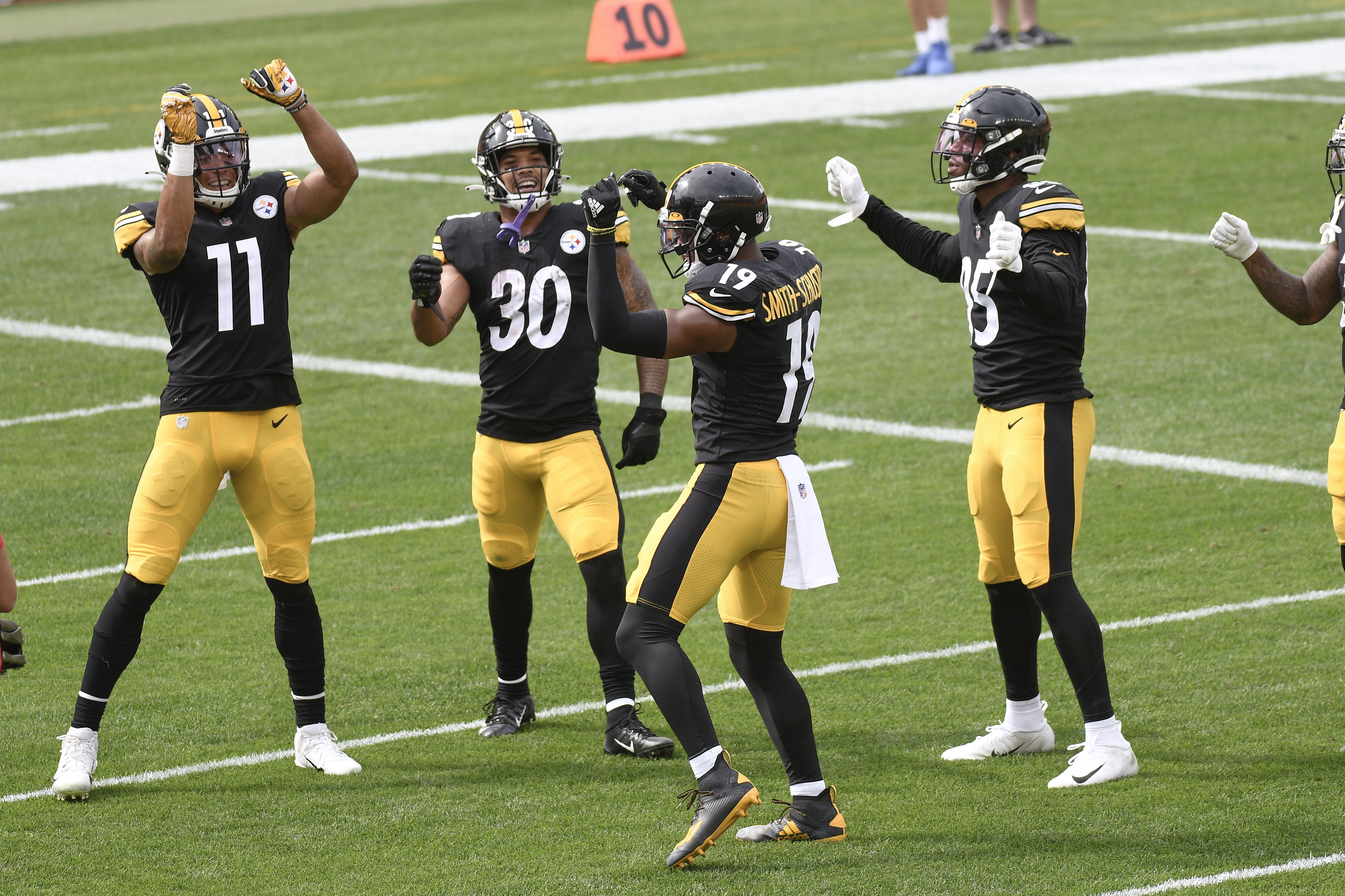 JuJu Smith-Schuster eager to take on a leadership role with Patriots - CBS  Boston