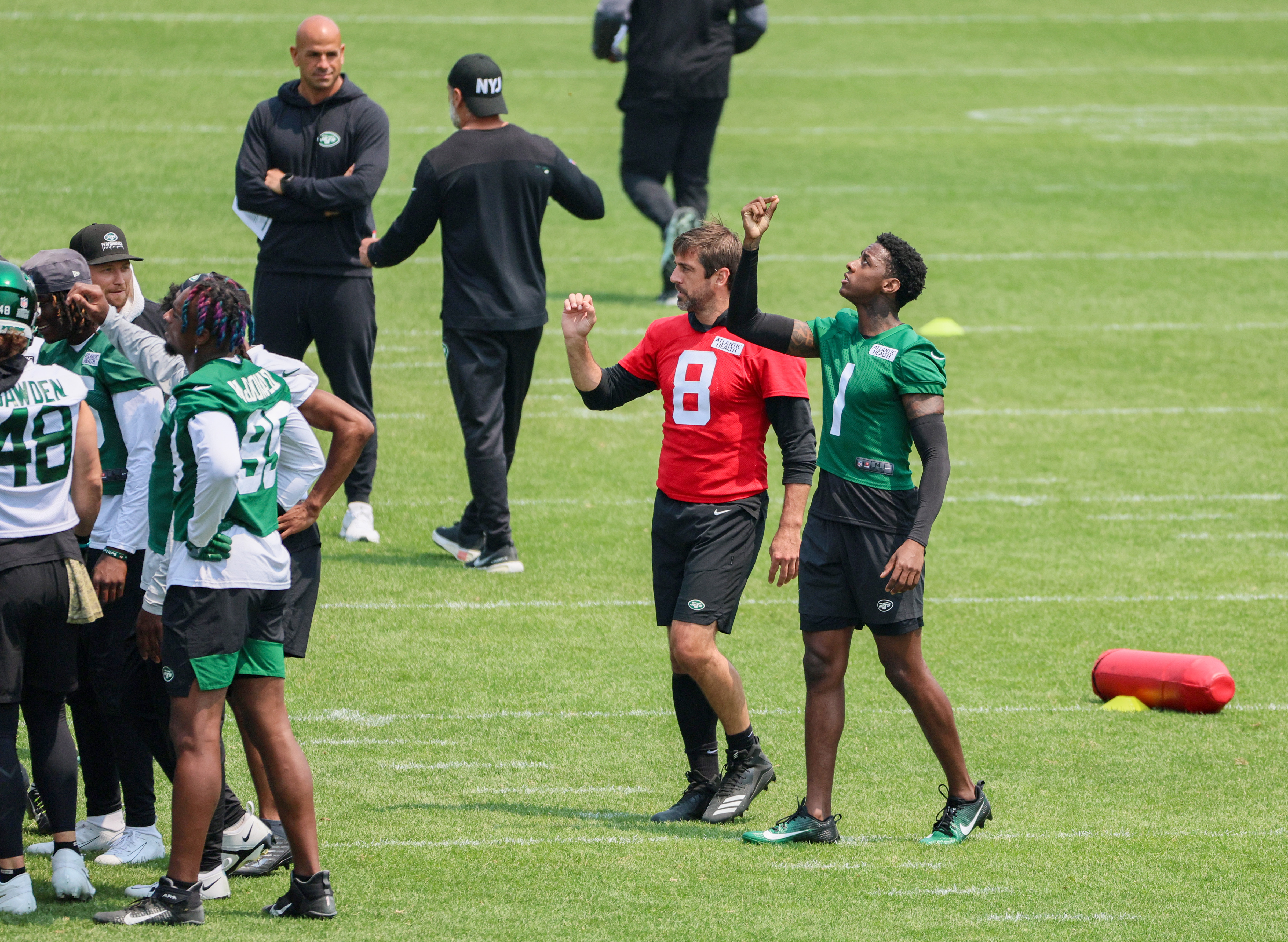 Aaron Rodgers and Sauce Gardner Handshake New York Jets shirt